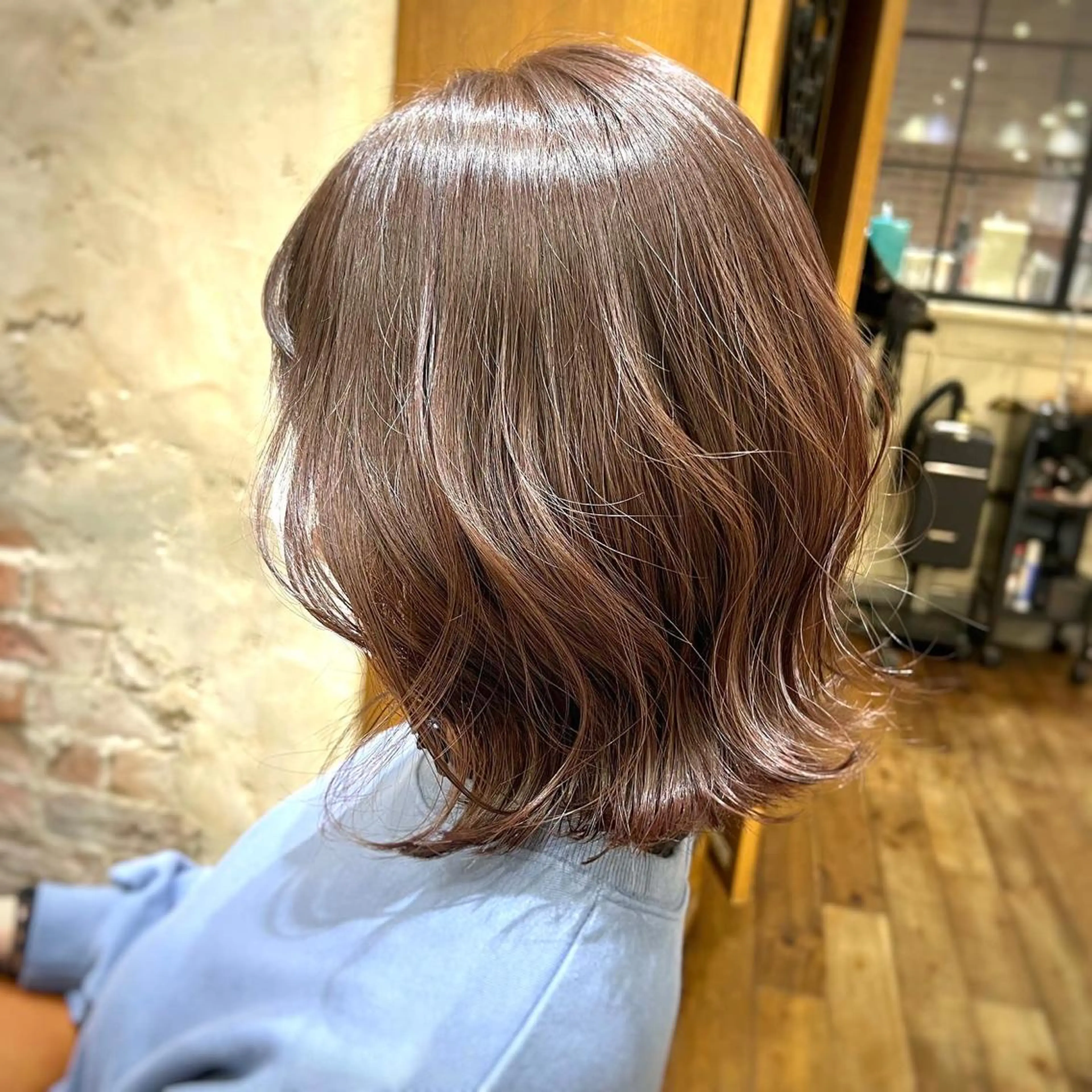 ミディアム カラー カット ヘアカラー トリートメント 💍新宿ショート 💍岩田莉奈のヘアスタイル