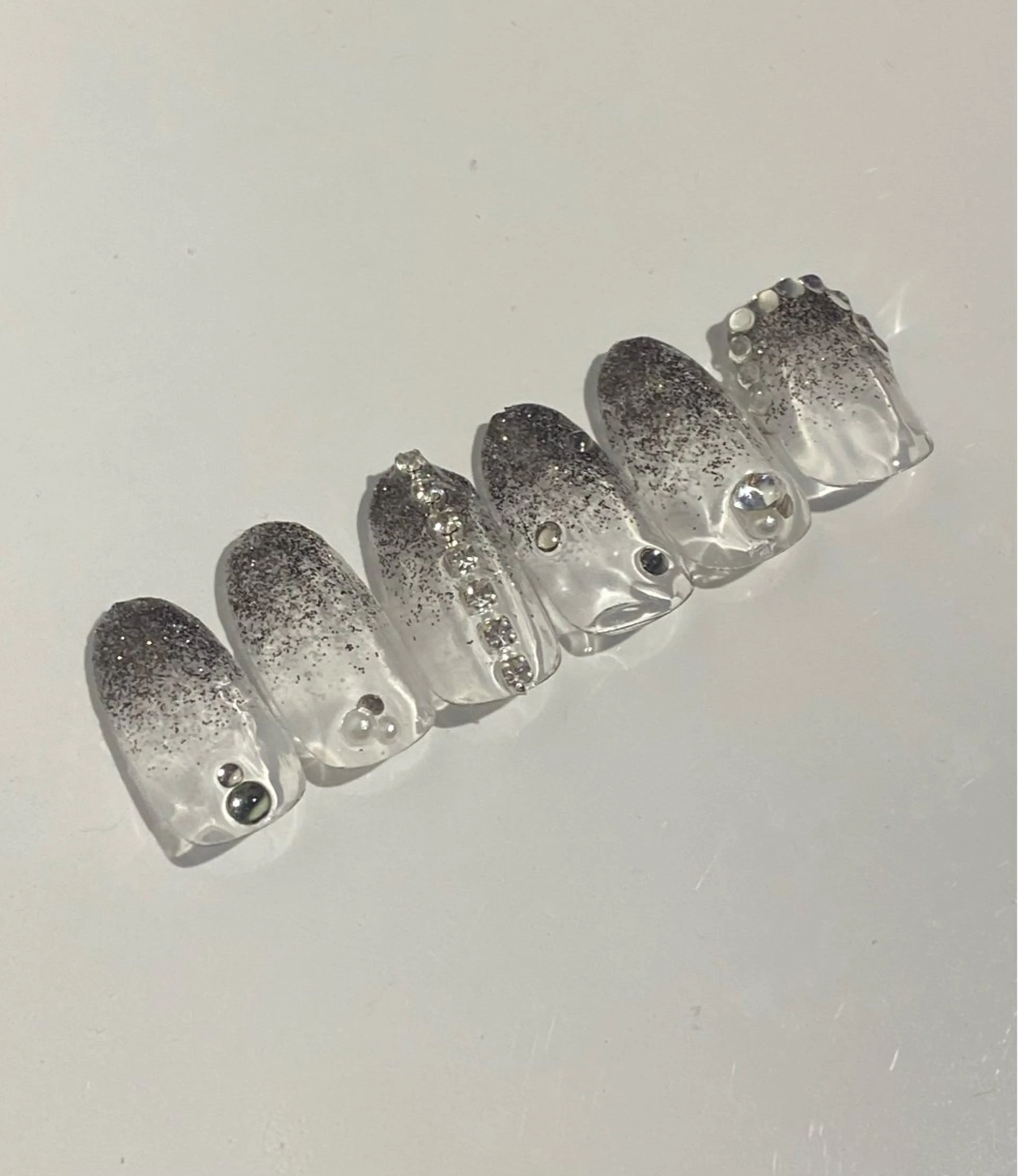 ネイル ストーンネイル MaisonMizuho所属・原田 愛那のネイルデザイン