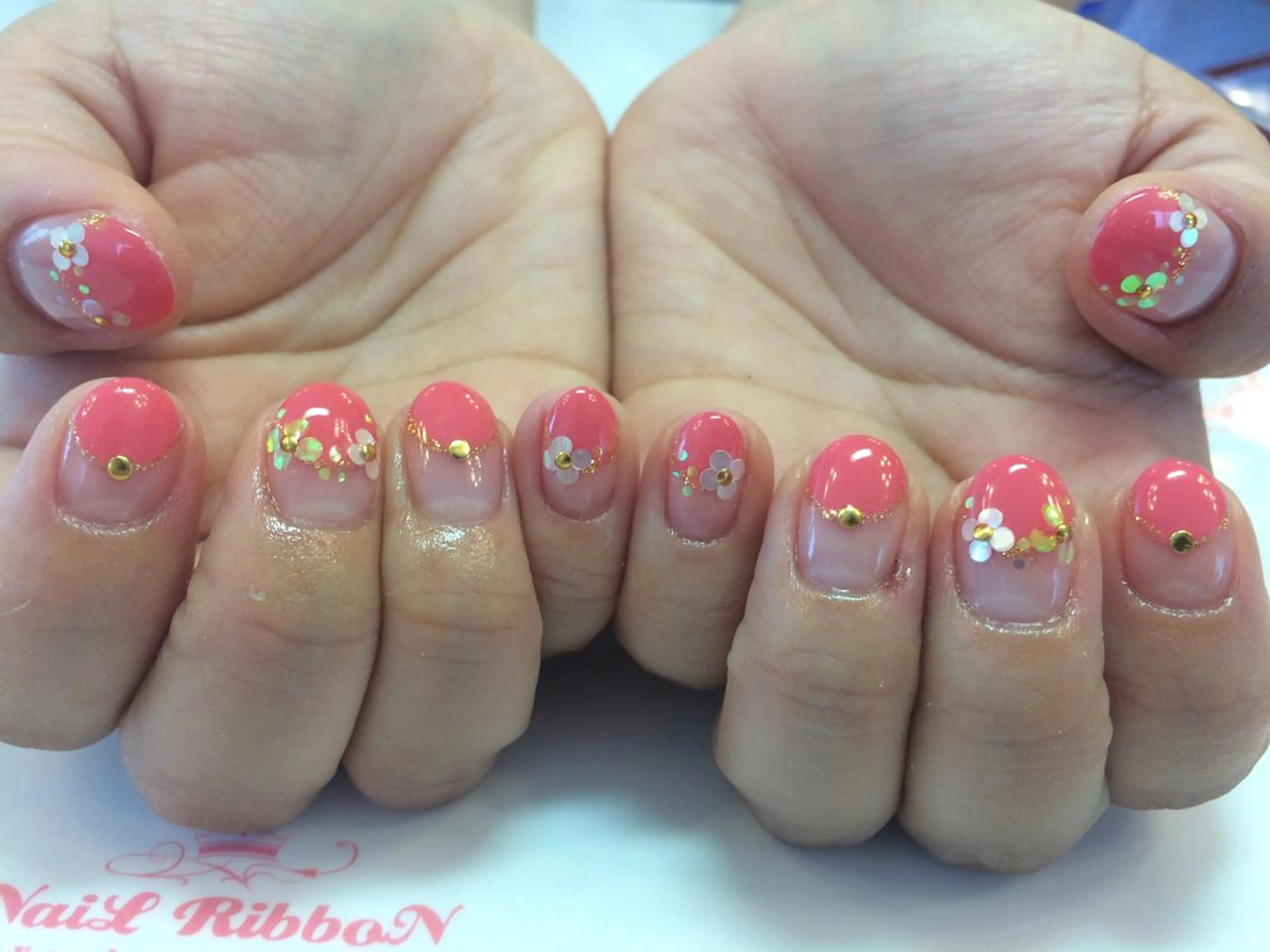 ネイル ネイルリボン 受付スタッフのネイルデザイン