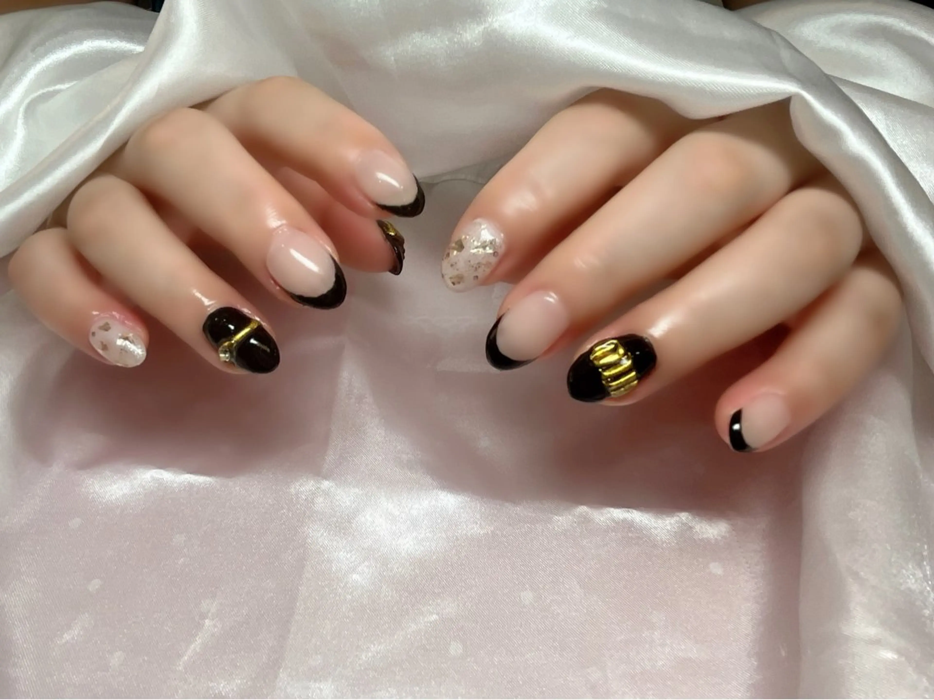 ネイル ミラーネイル SINCERELY シンシアリー🌈のネイルデザイン