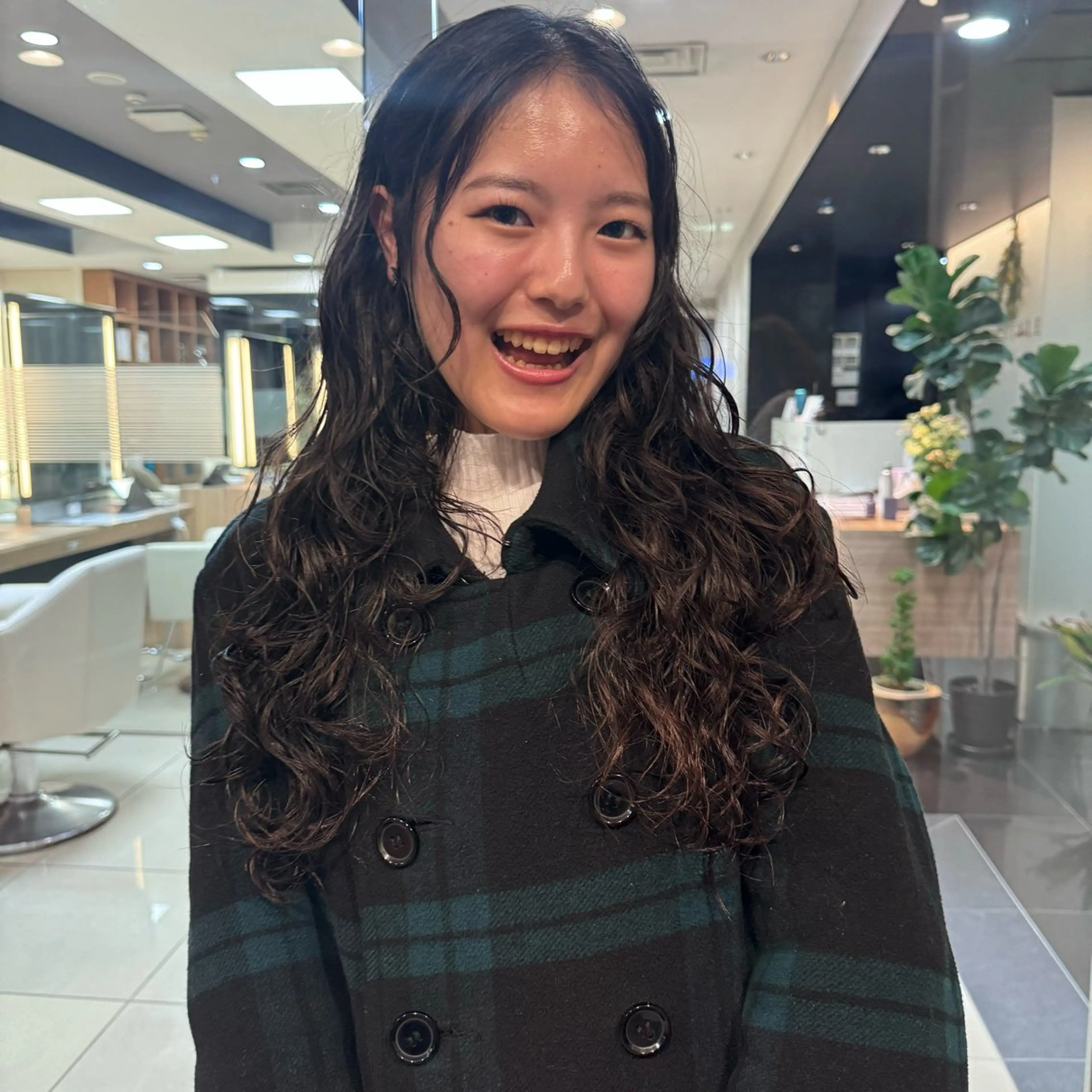 ロング パーマ 韓国風ヘア カーリーパーマ/ 透明ｶﾗｰ/MIKUのヘアスタイル