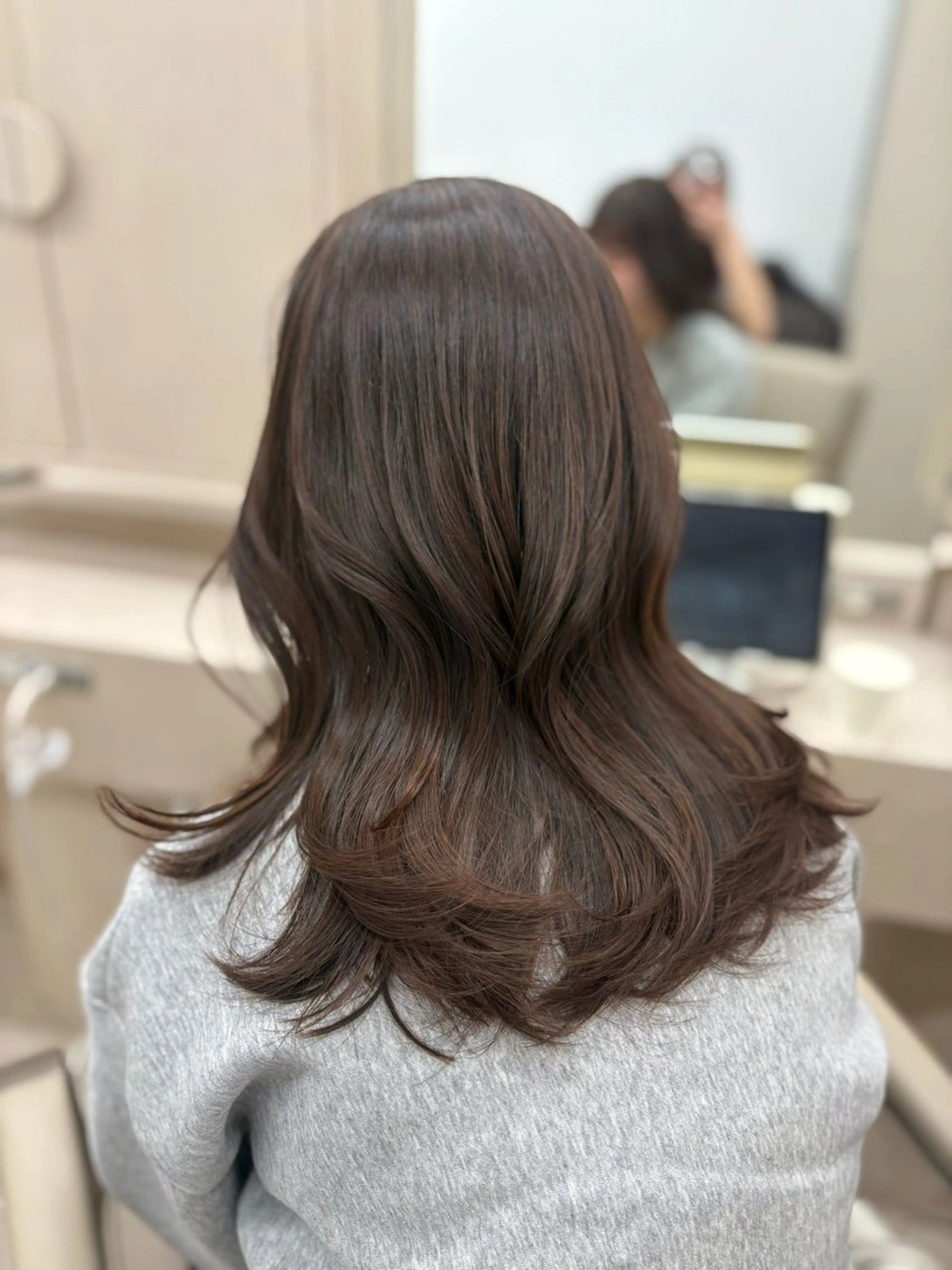 ミディアム カラー ブラウンカラー マロンブラウン レイヤーカット maya 🫧oren横浜のヘアスタイル