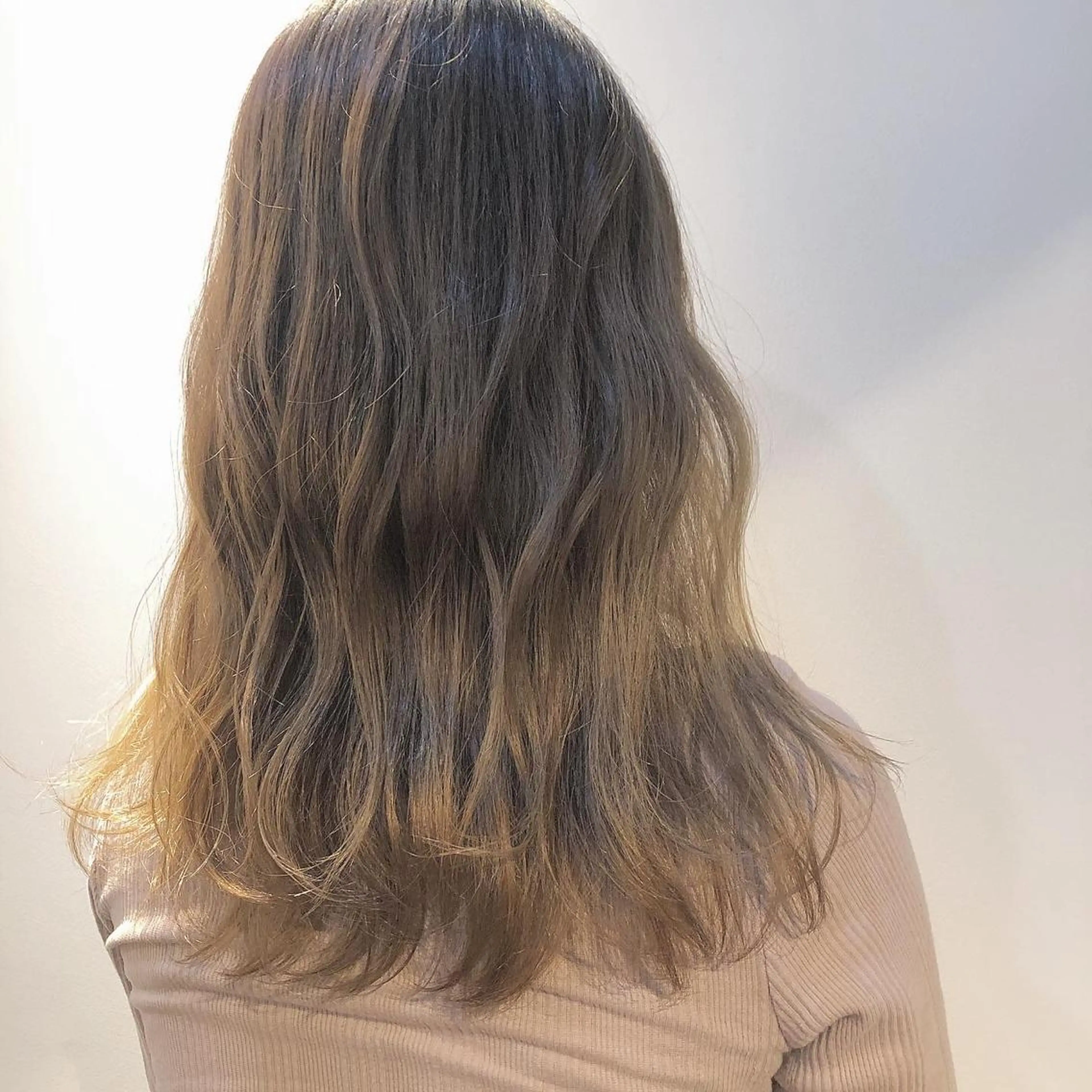 セミロング カラー ヘアアレンジ stream1st所属・ツヤカラー 🕊️sayakaのヘアスタイル