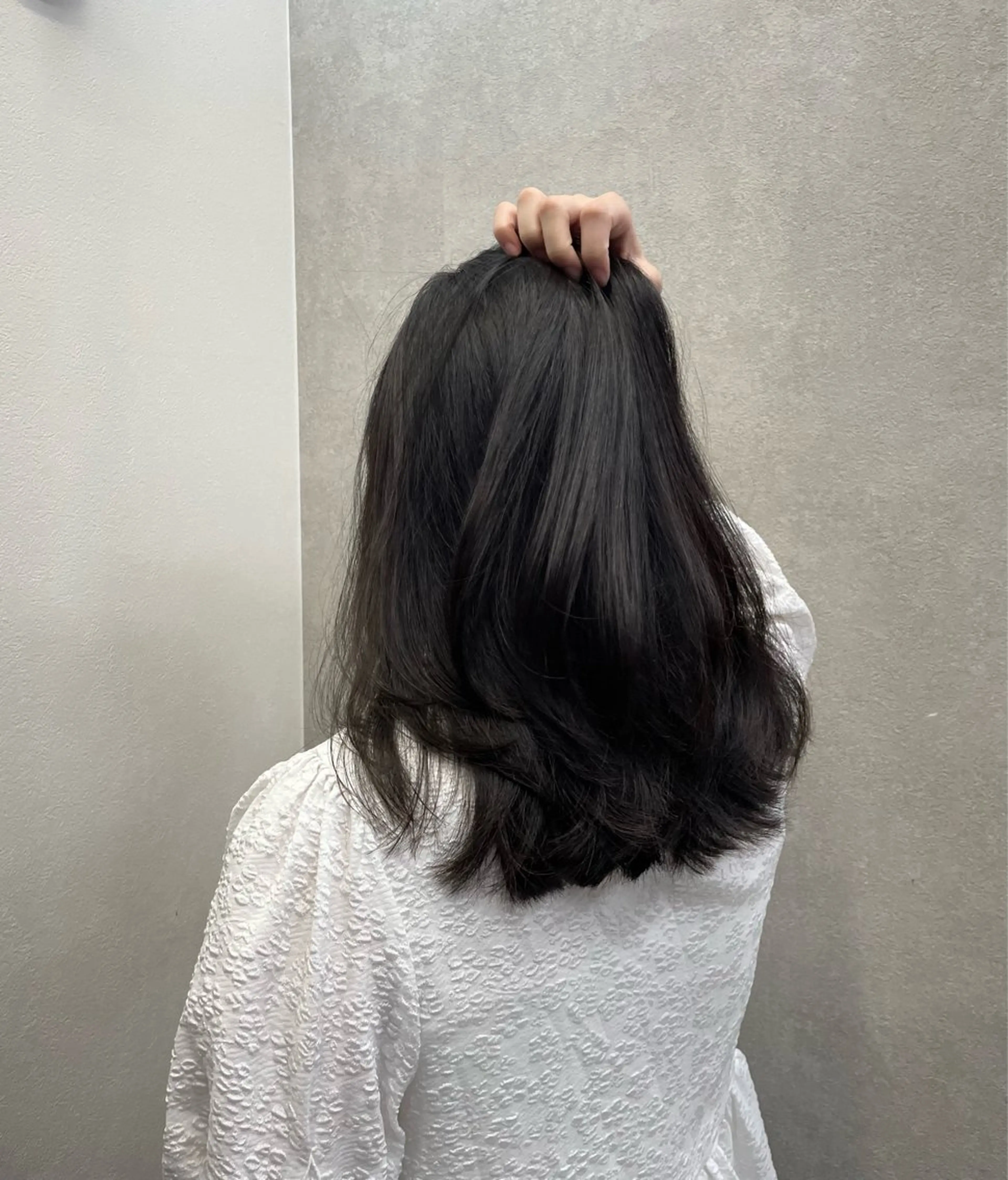 セミロング レイヤーカット フレアジェネラス所属・堀 綾花のヘアスタイル