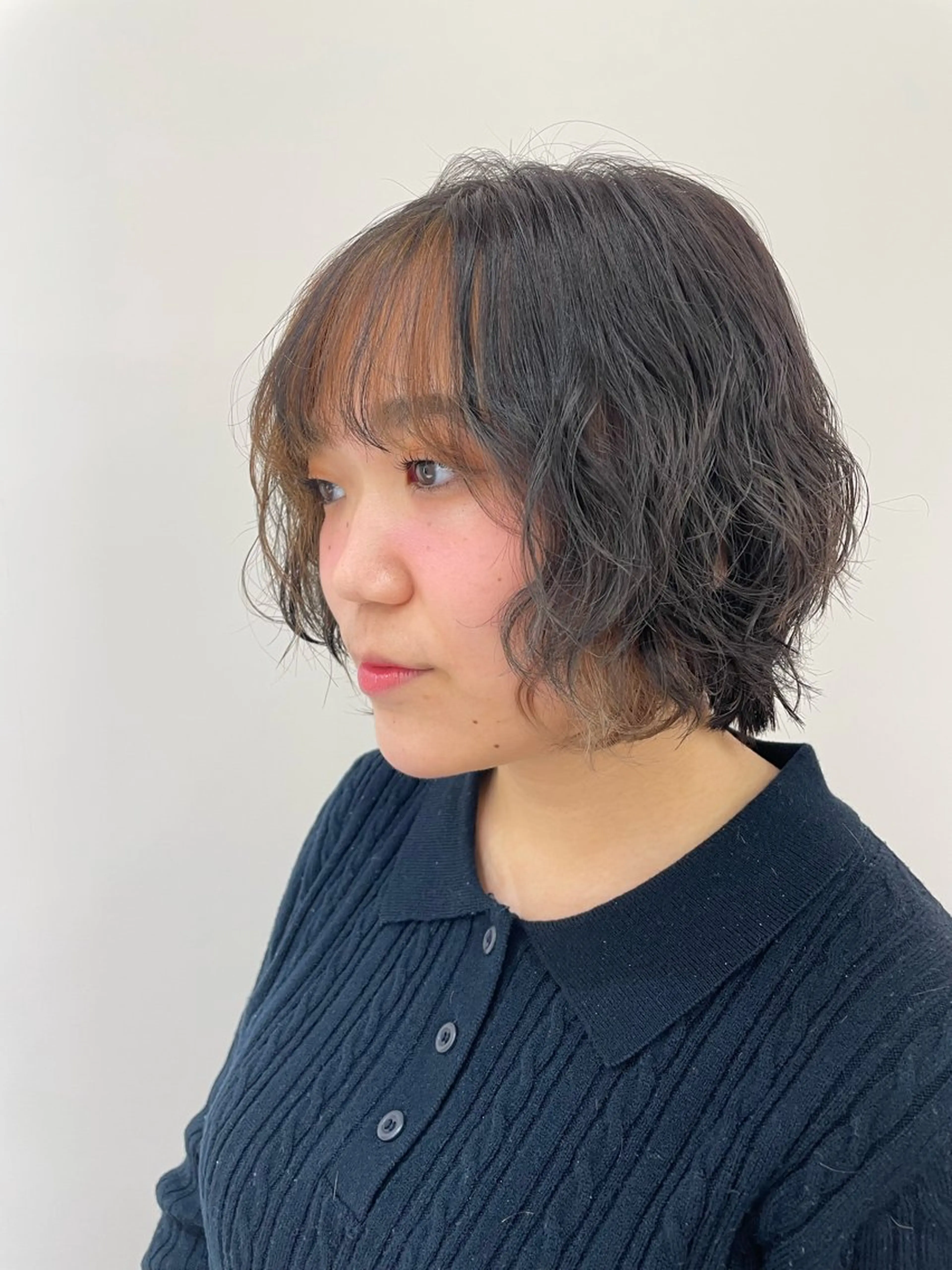 ショート カラー パーマ スズキ シオリのヘアスタイル