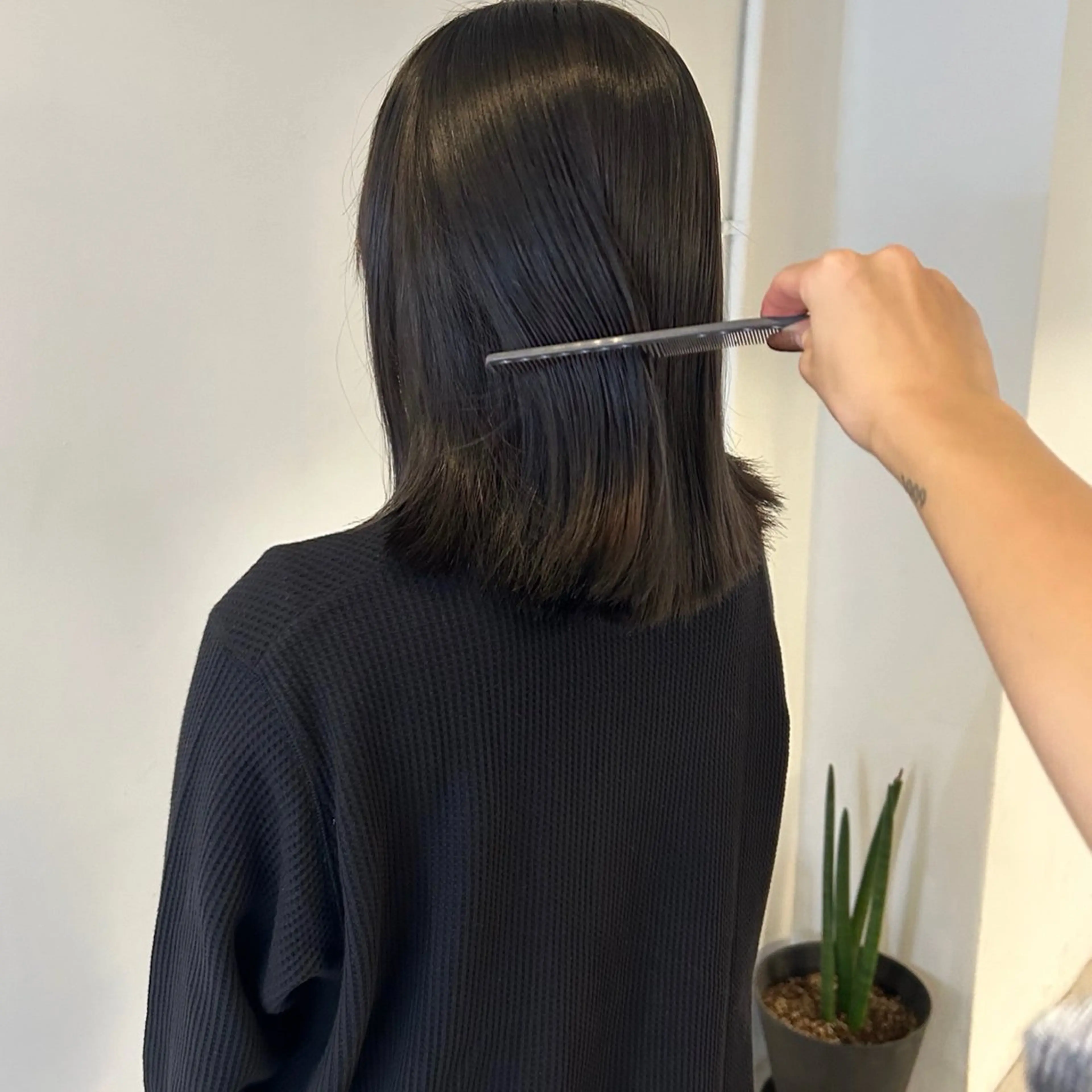 ミディアム カラー ベージュカラー 透明感カラー オリーブベージュ ボブ 顔まわりレイヤー ヘアカラー トリートメント nonoka オリーブ/グレージュのヘアスタイル