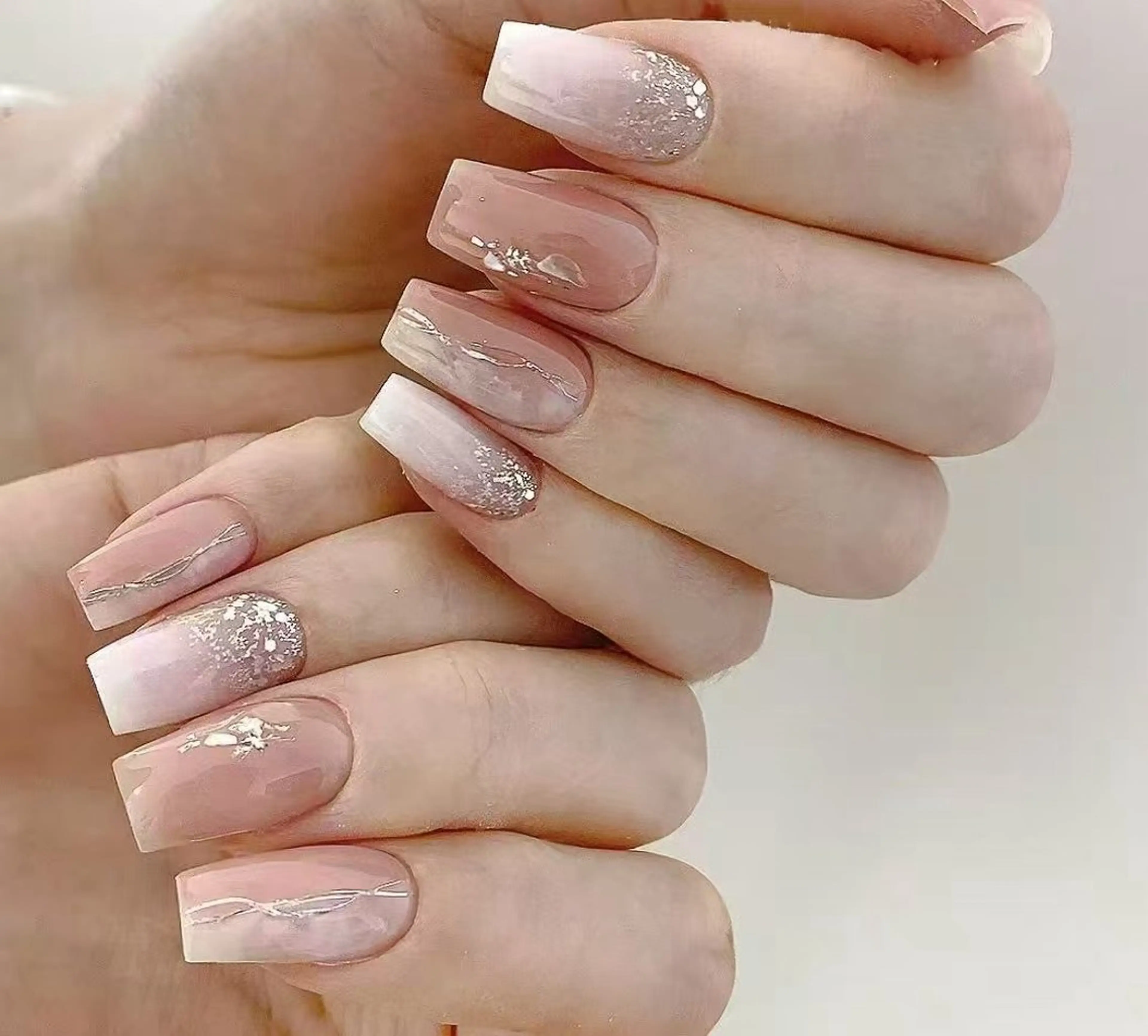 ネイル オーロラネイル フラワーネイル フットネイル フレンチネイル ジェルネイル ハンドネイル BabyYouMi nailのネイルデザイン