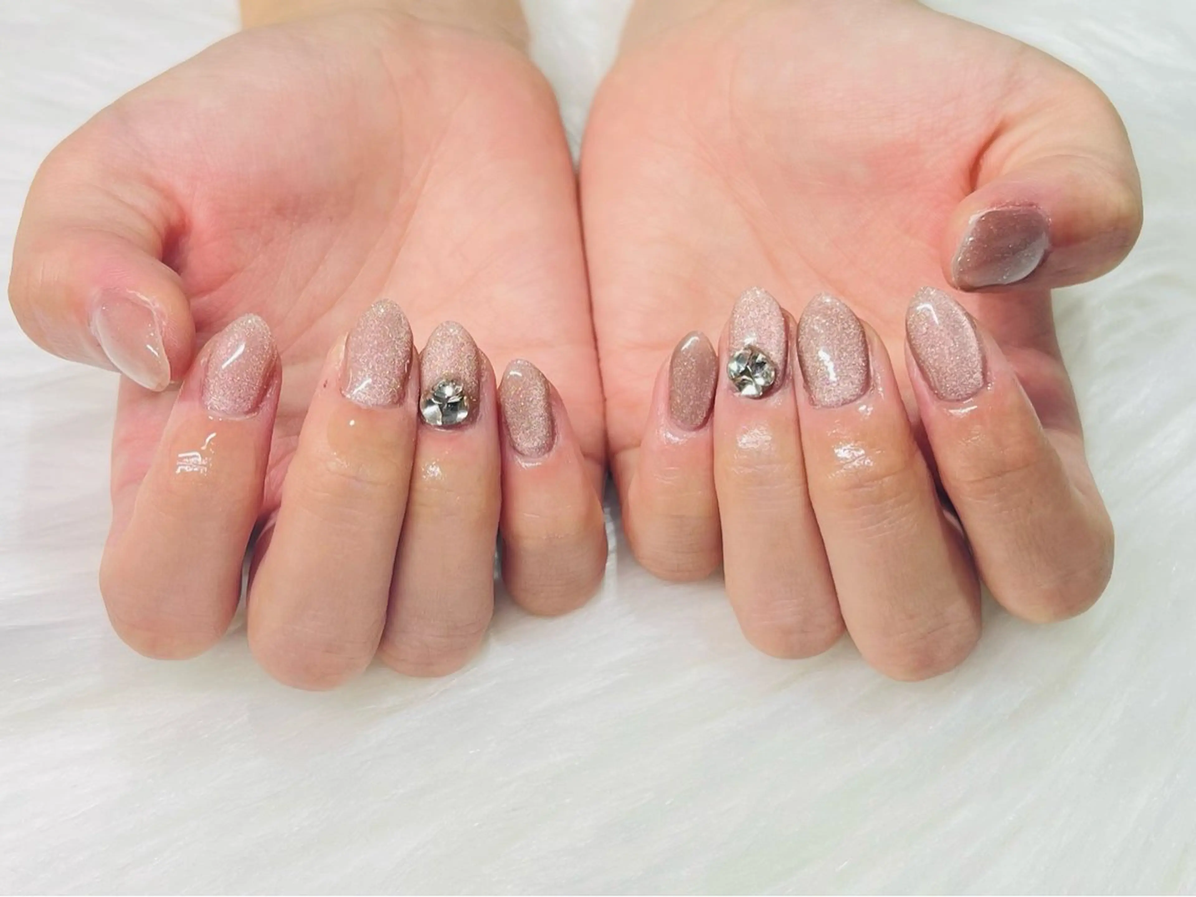 ネイル 、 、の眉毛・アイブロウイメージ