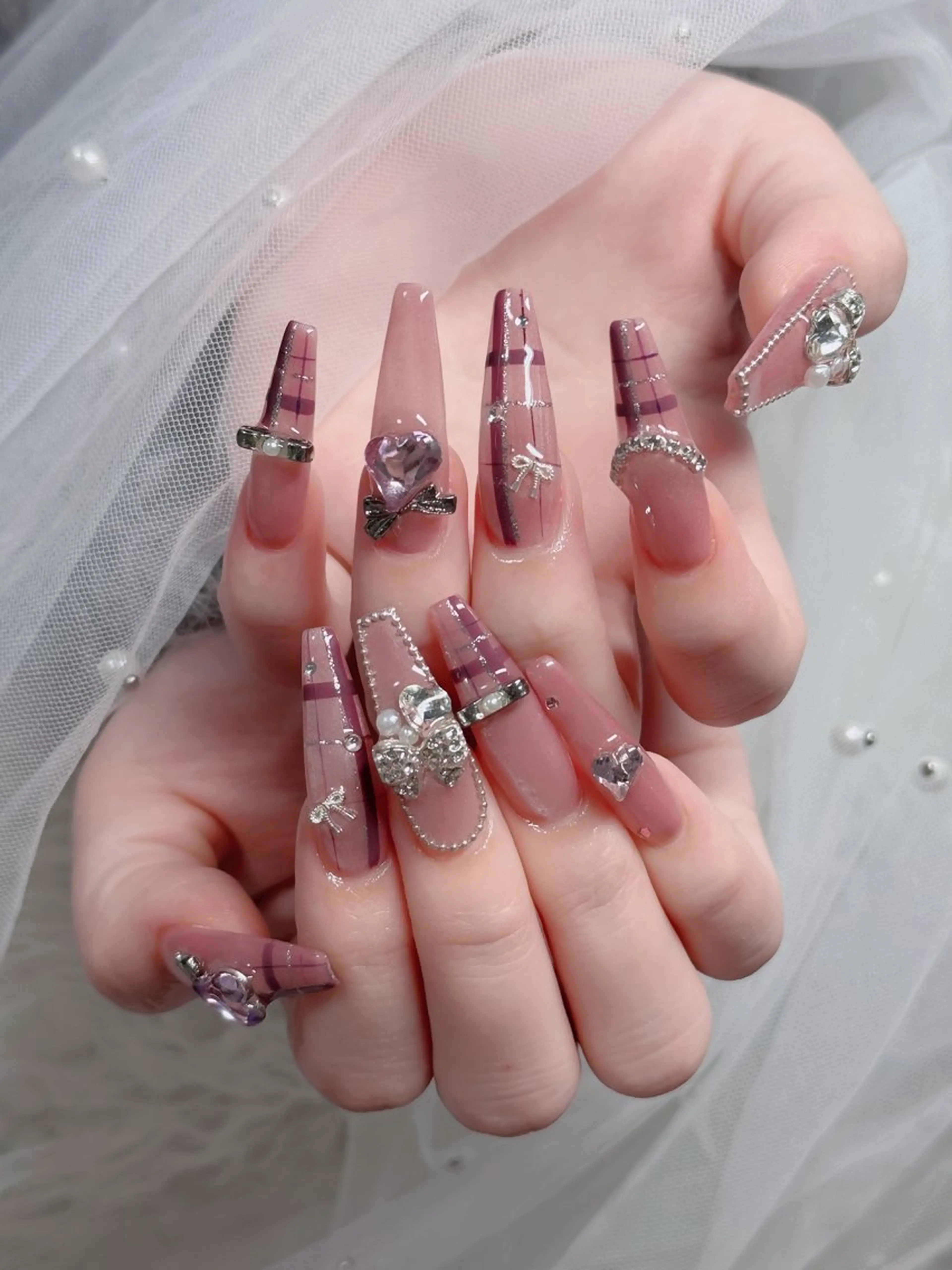 ネイル オーロラネイル フレンチネイル ジェルネイル ハロウィン キラキラネイル ハンドネイル H.baby Nail Salonのネイルデザイン