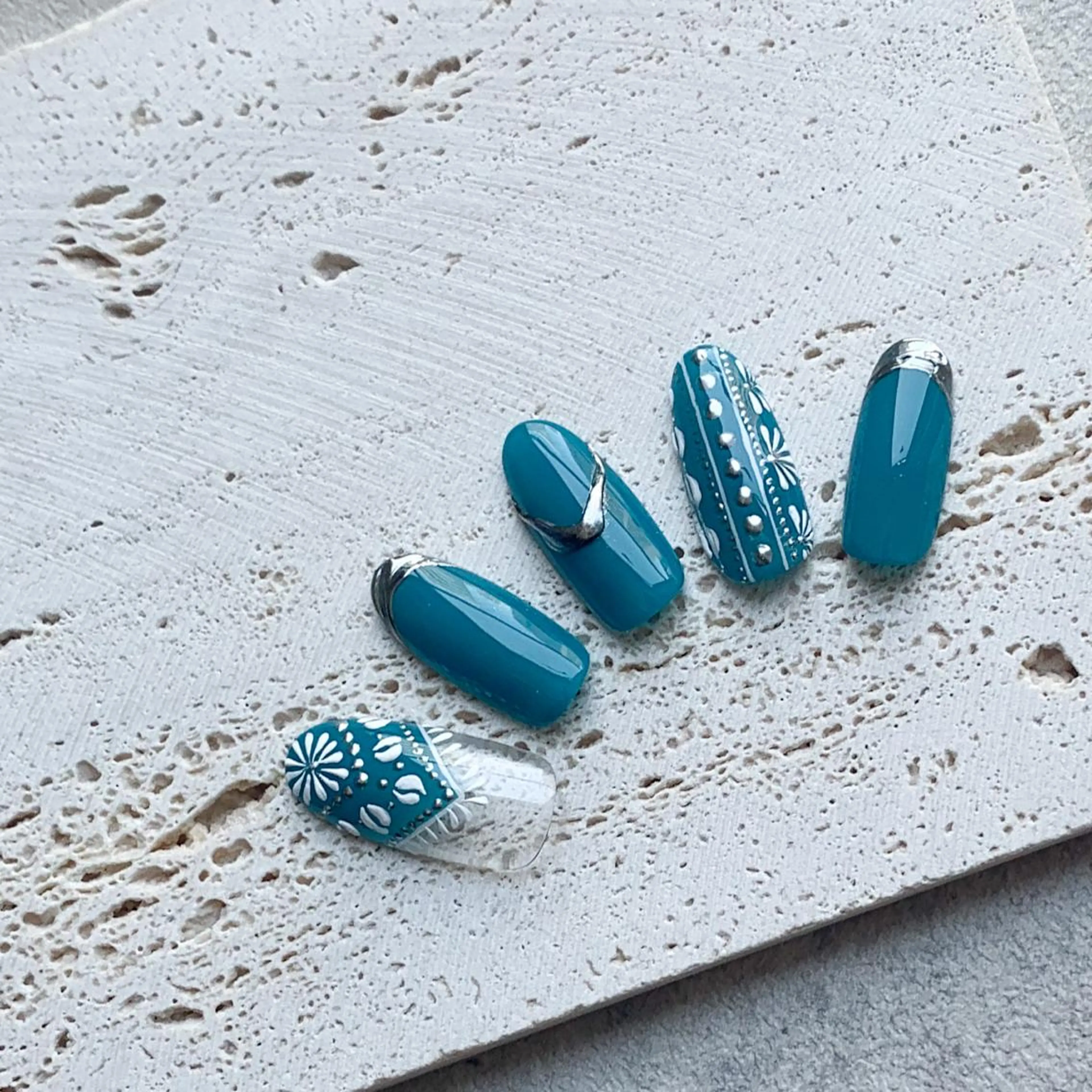 ネイル ハンドネイル atelier　FIORITURA所属・FIORITURA aiのネイルデザイン