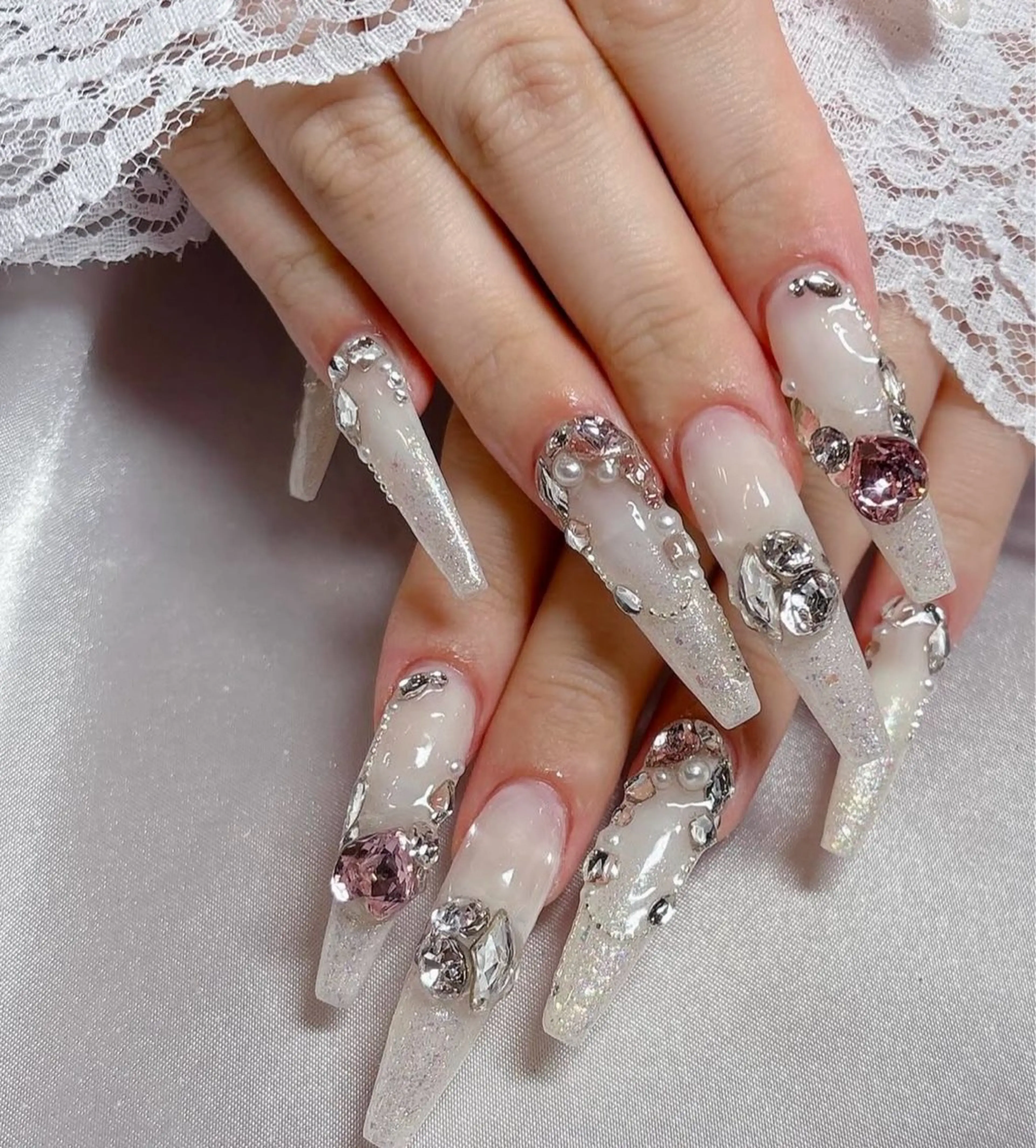 ネイル グラデーション キラキラネイル ワンカラーネイル 冬ネイル Jenn Nail Salonのネイルデザイン