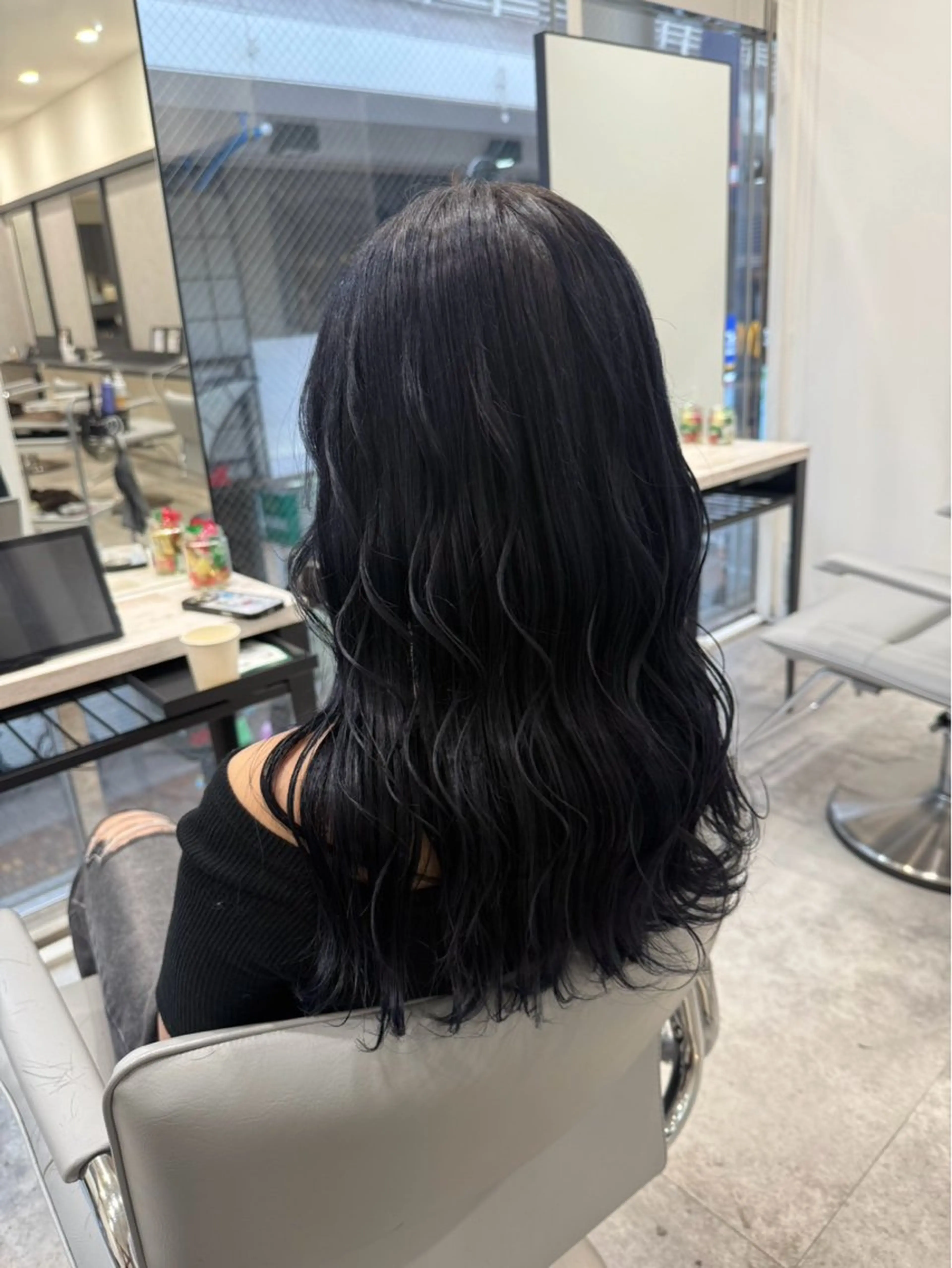 セミロング カット ヘアカラー トリートメント RAISE by_WHITEのヘアスタイル