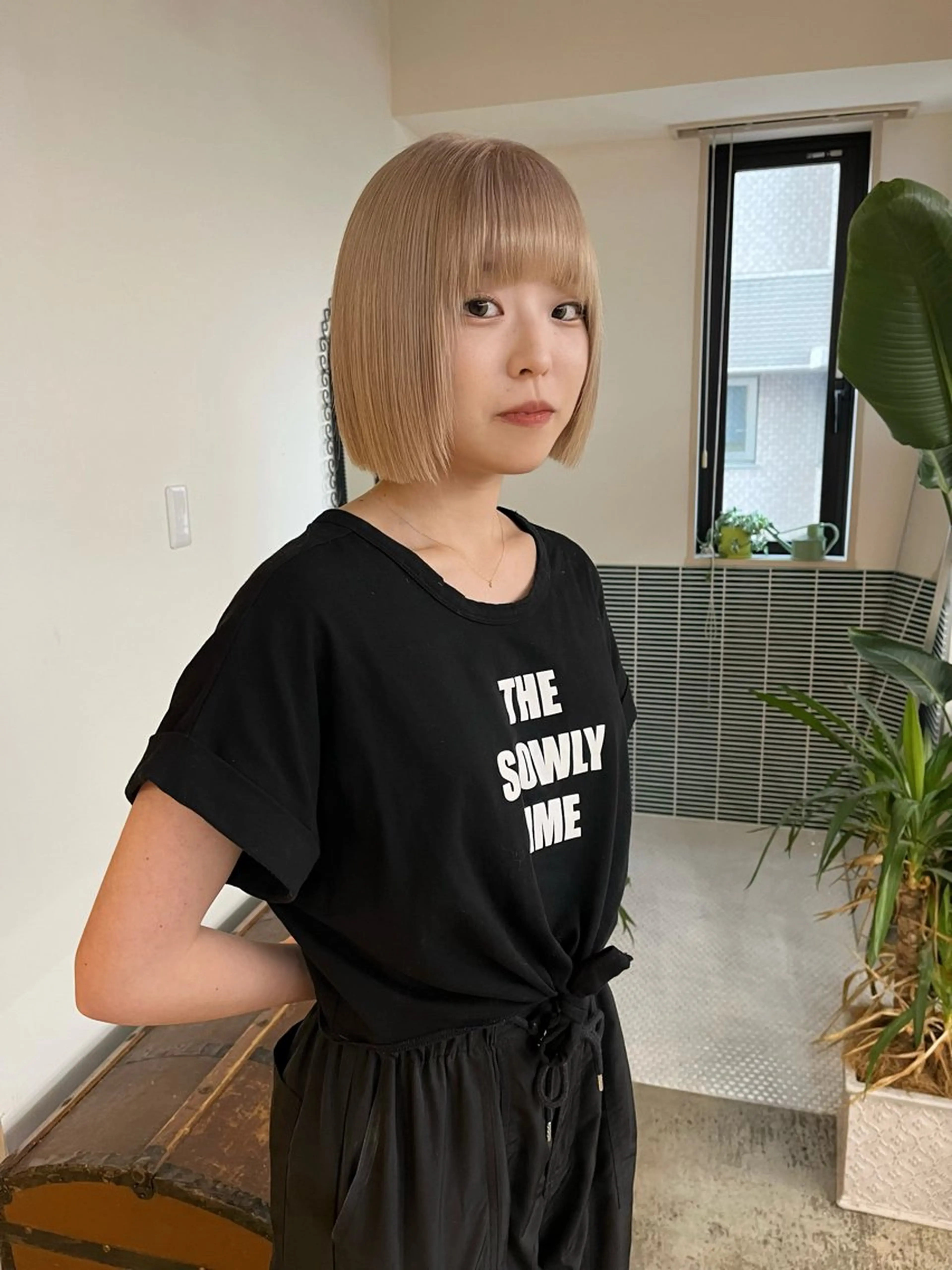 ミディアム カラー ベージュカラー ブリーチ ホワイトベージュ カット ヘアカラー トリートメント 🩷ハイトーン透明感 レイヤー🩷ユリカのヘアスタイル