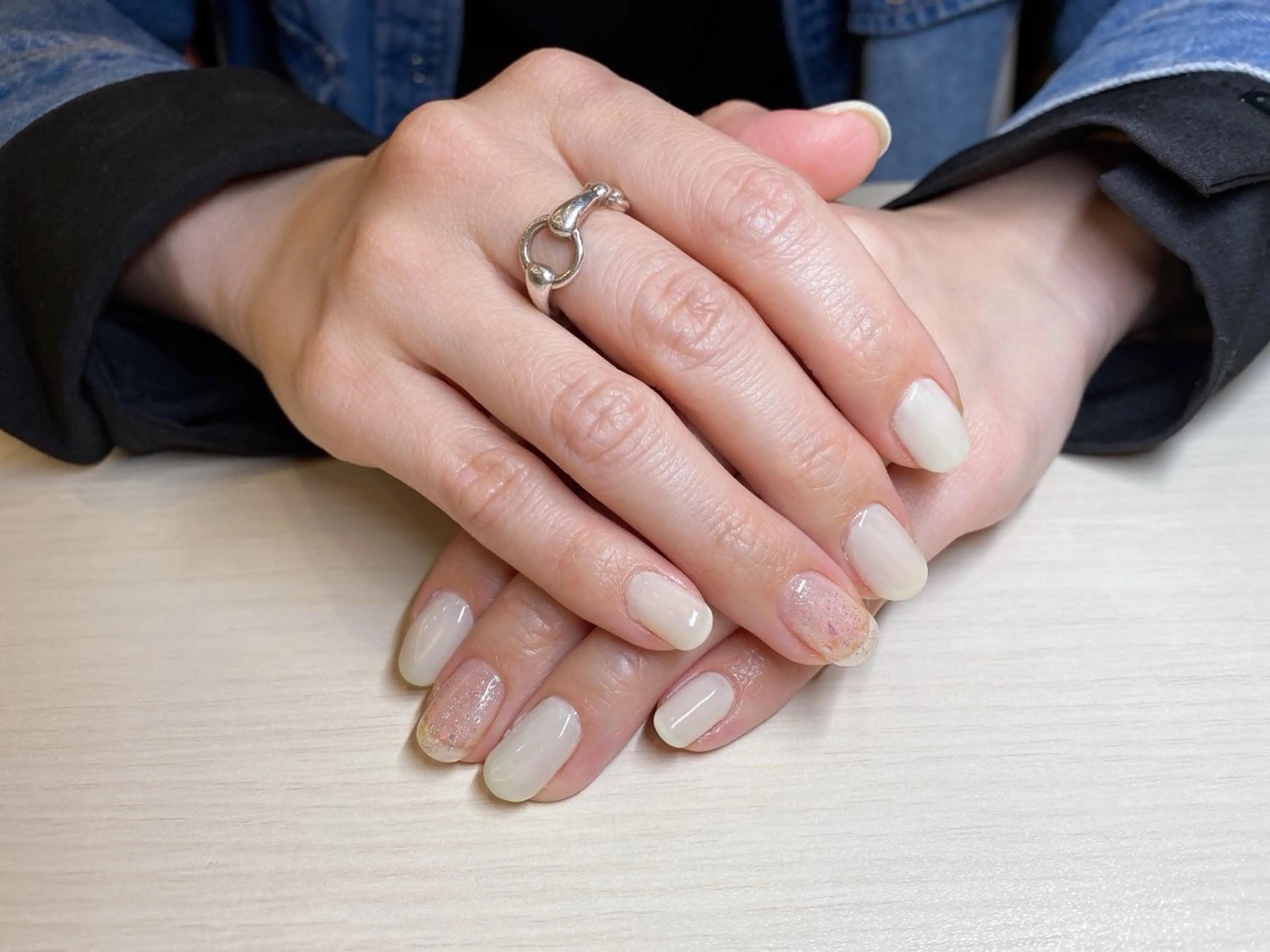 ネイル グリーン キラキラネイル ラメ(グリッター) ワンカラーネイル パステルネイル 齋藤 優花のネイルデザイン