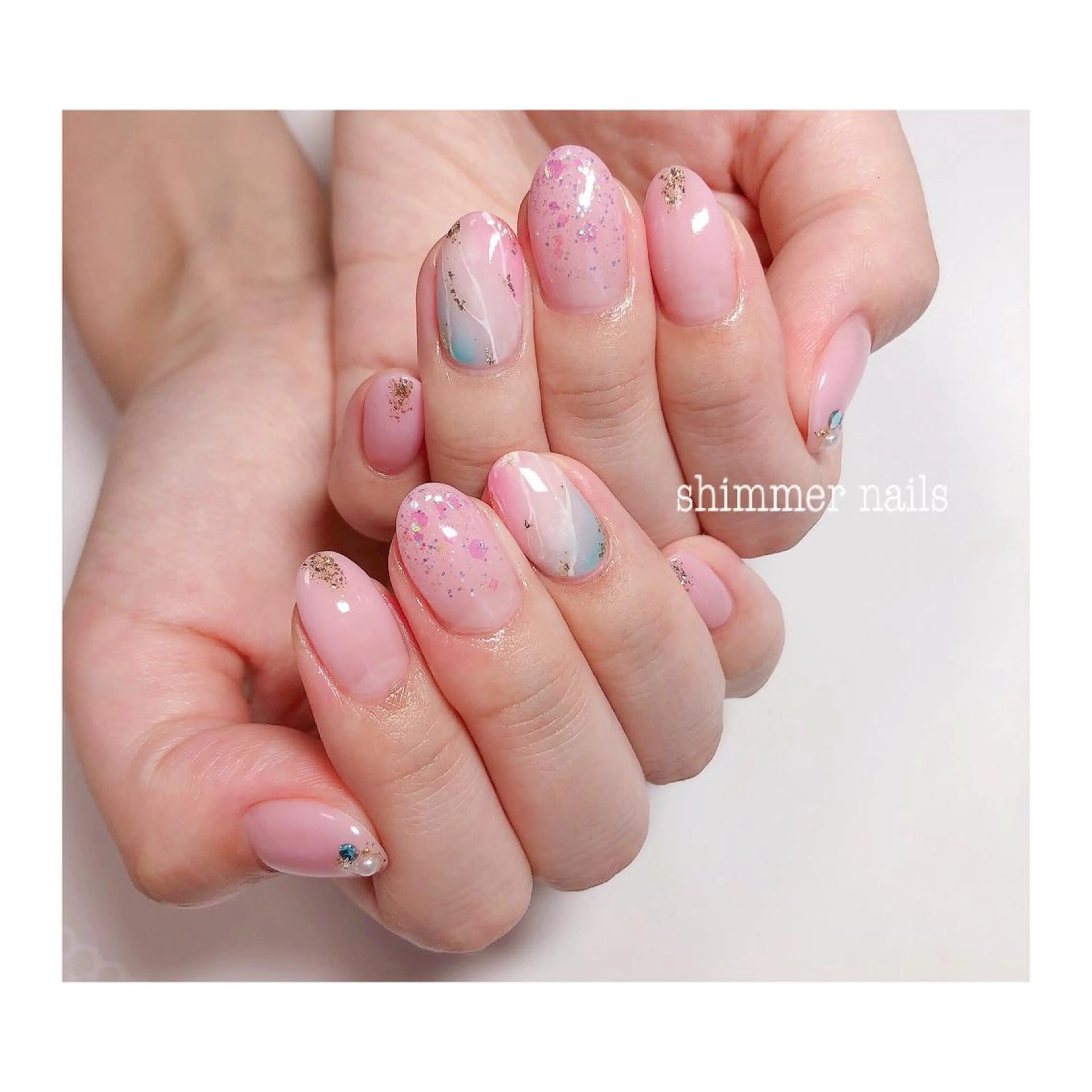 ネイル アートネイル 水色 ピンク shimmer nailsのネイルデザイン