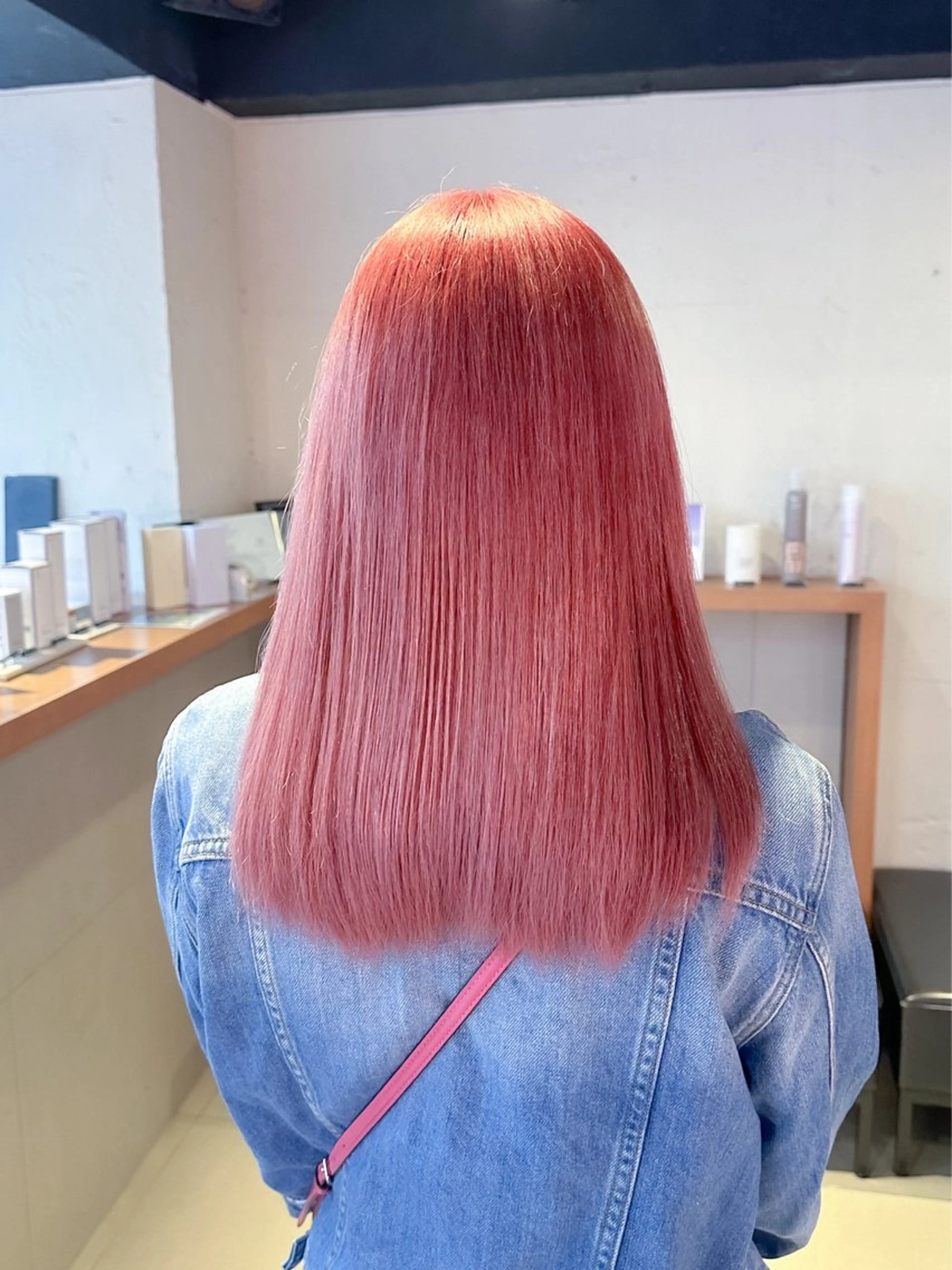 セミロング カラー 🐺ウルフオタク🐺 ハイトーン/moeのヘアスタイル