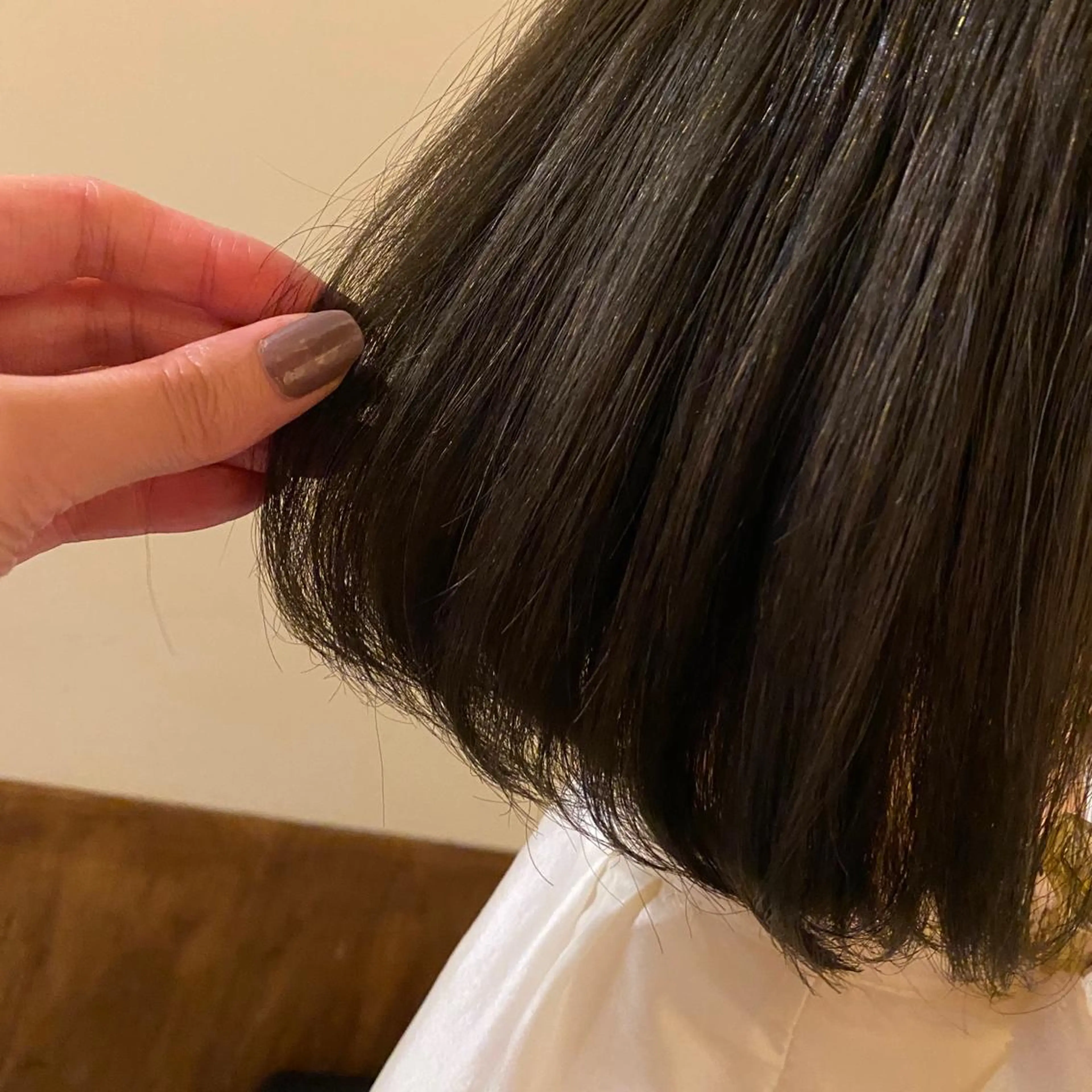 ショート カラー 長谷川 華奈子のヘアスタイル