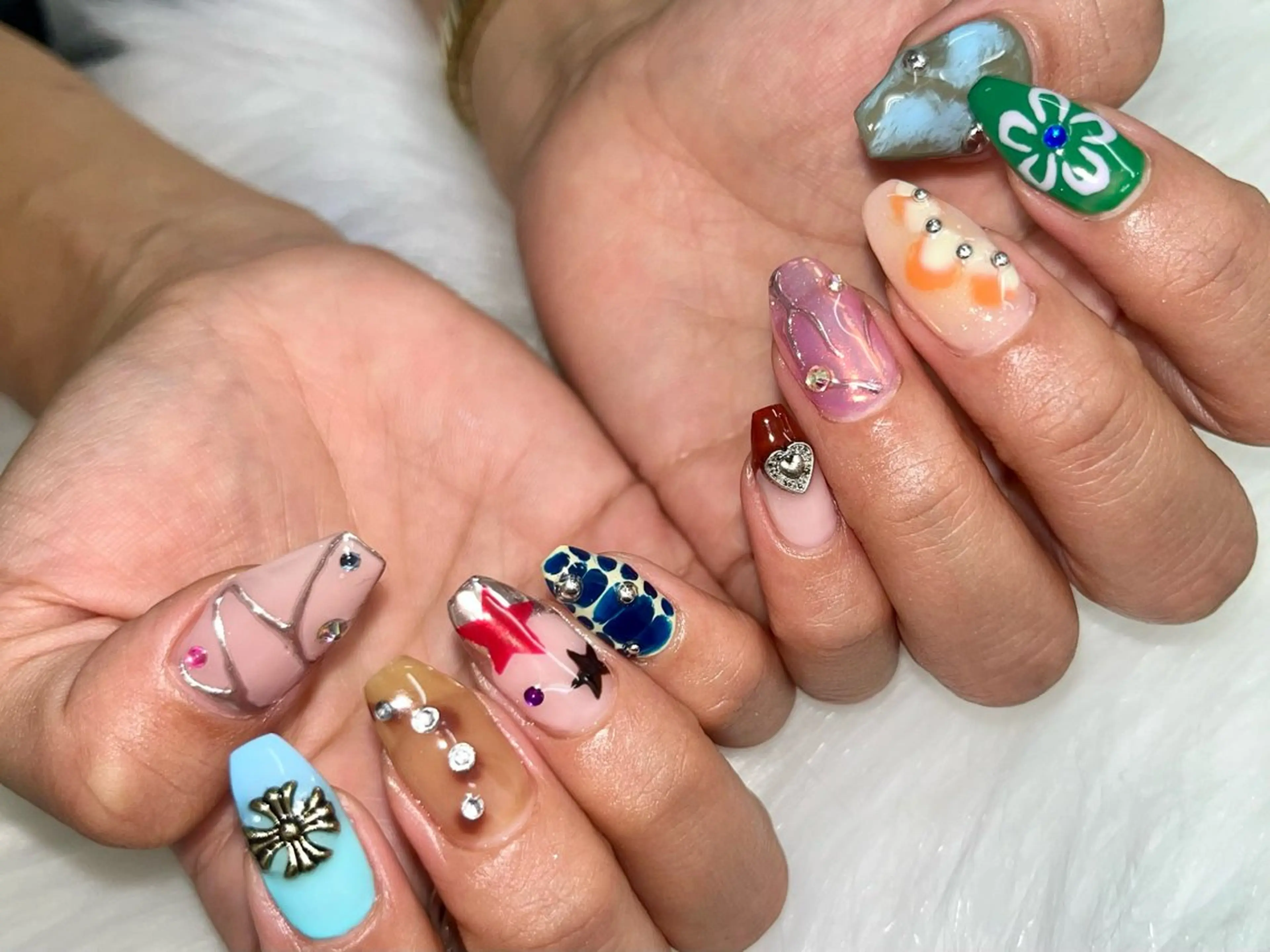 ネイル グラデーション ミラーネイル 持ち込み Nail Salon 7所属・高橋 ことののネイルデザイン