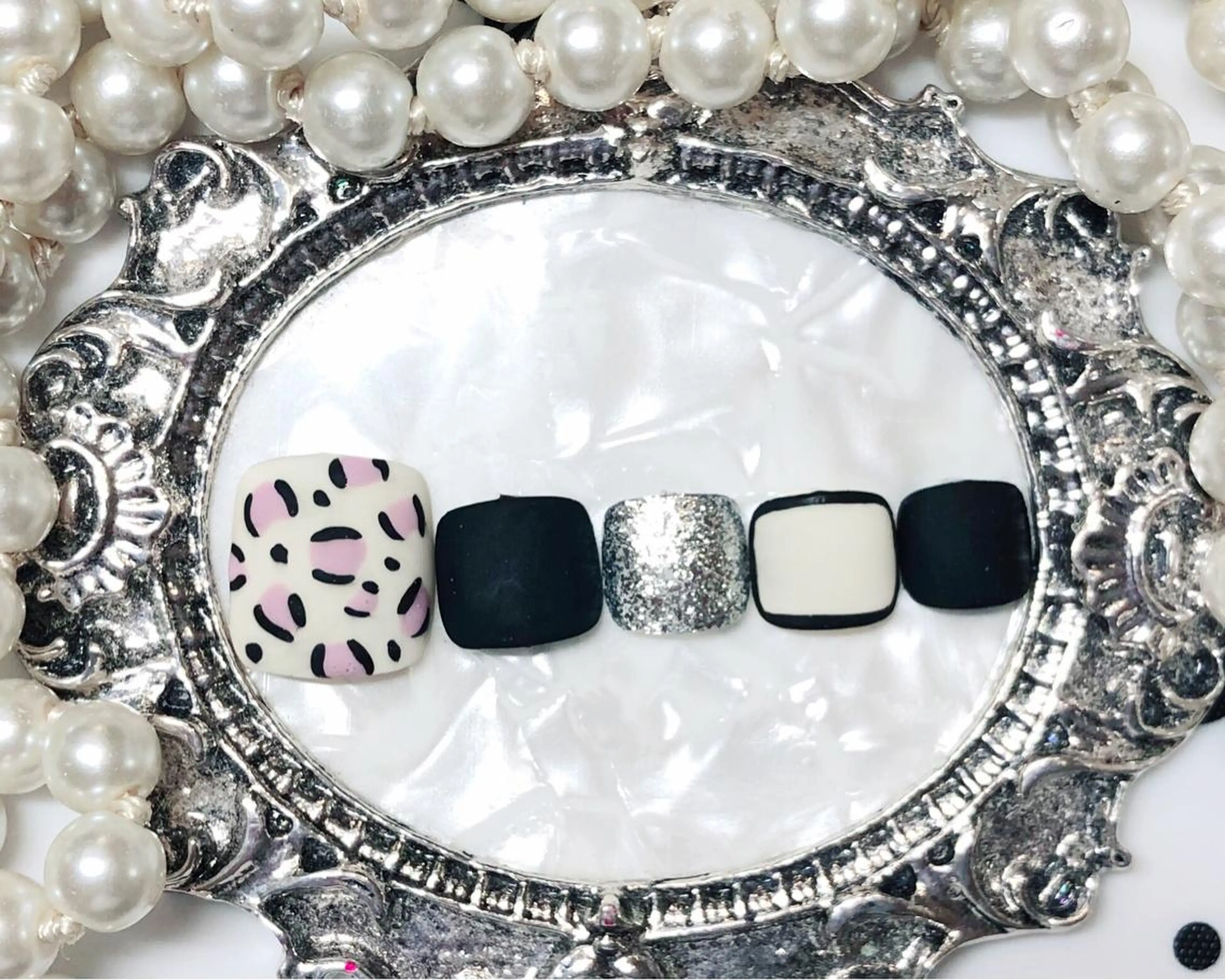 ネイル マジックミラー所属・マジック ミラーのネイルデザイン