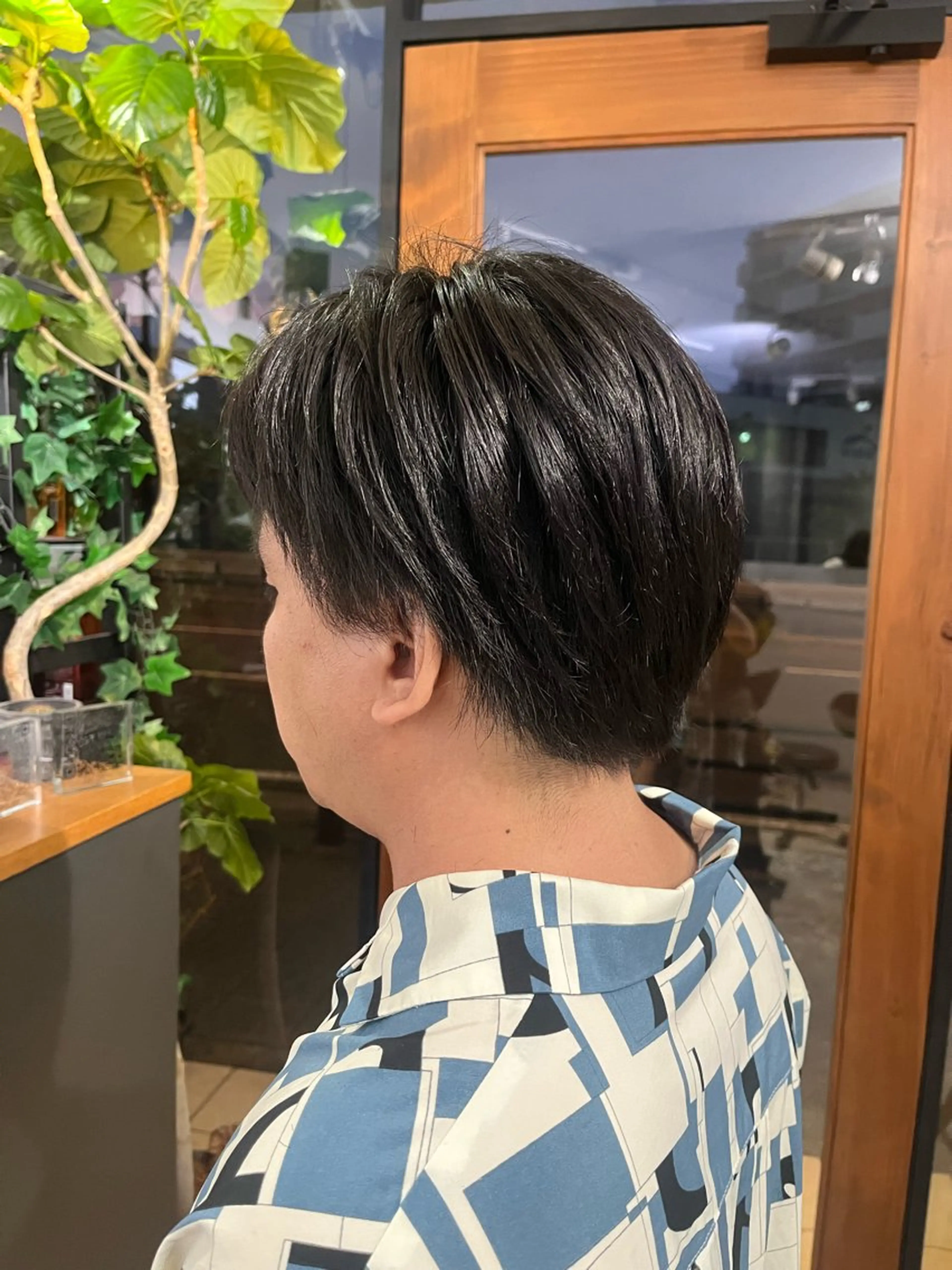 メンズ 刈り上げ カット 友 美海のヘアスタイル