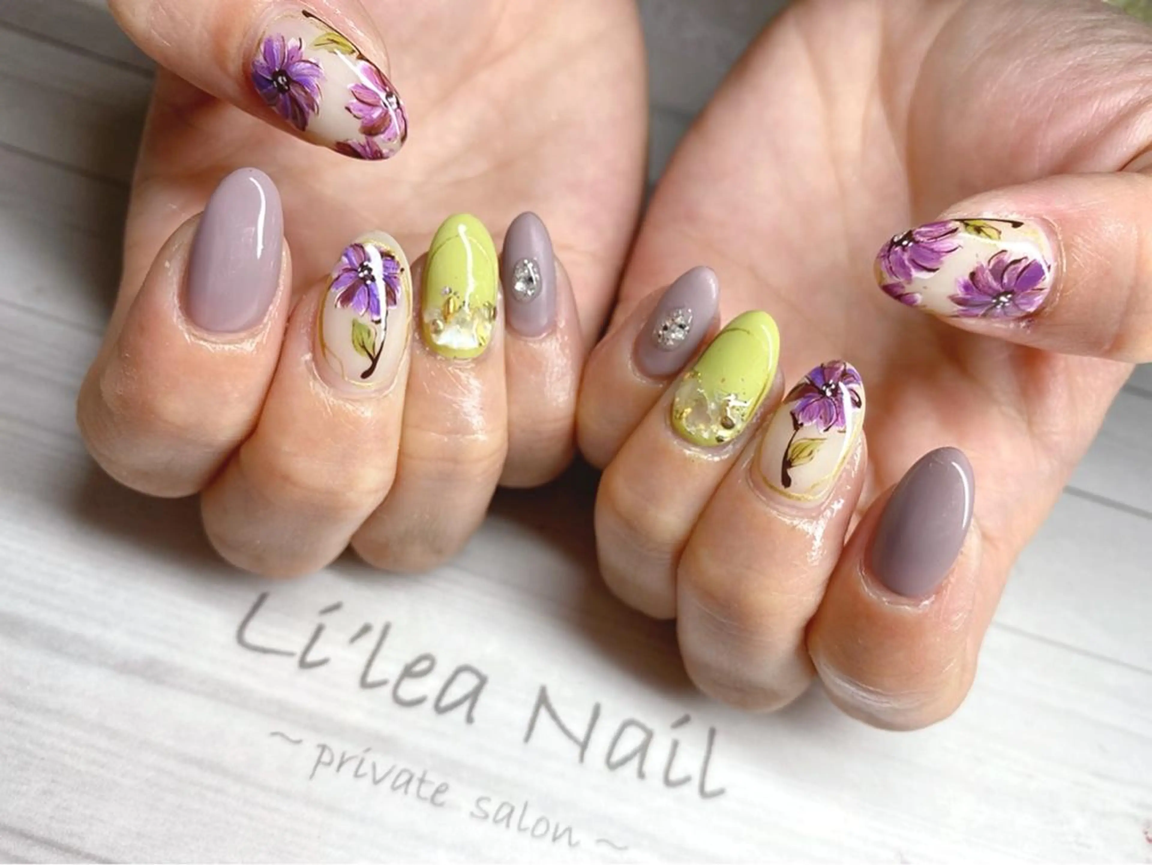 ネイル Li'leaNail AINAのネイルデザイン