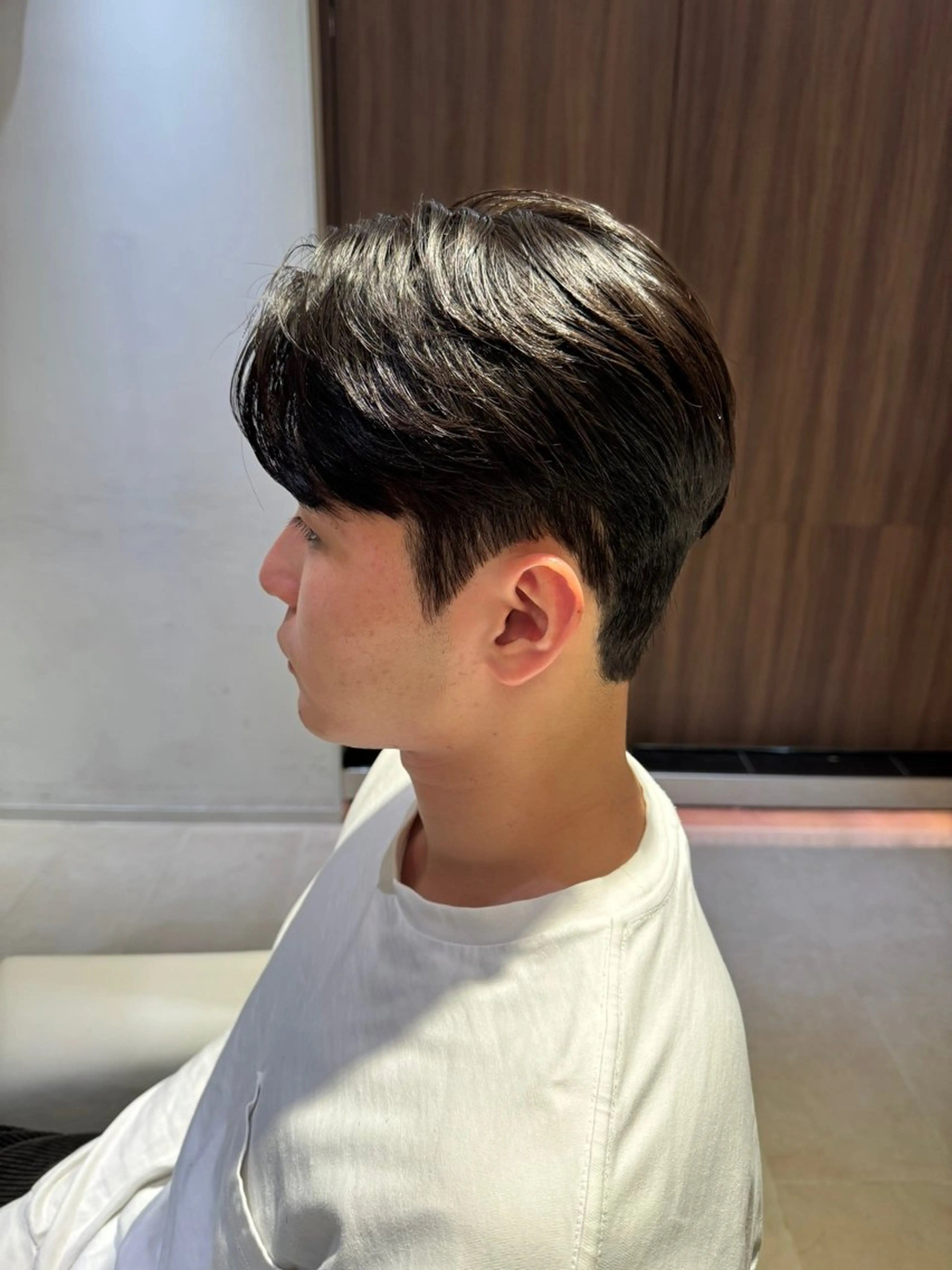 ショート パーマ メンズ センターパート コンマヘア ダウンパーマ カルマパーマ メンズ韓国風 YUKI🇰🇷 カルマ／ダウンパーマのヘアスタイル