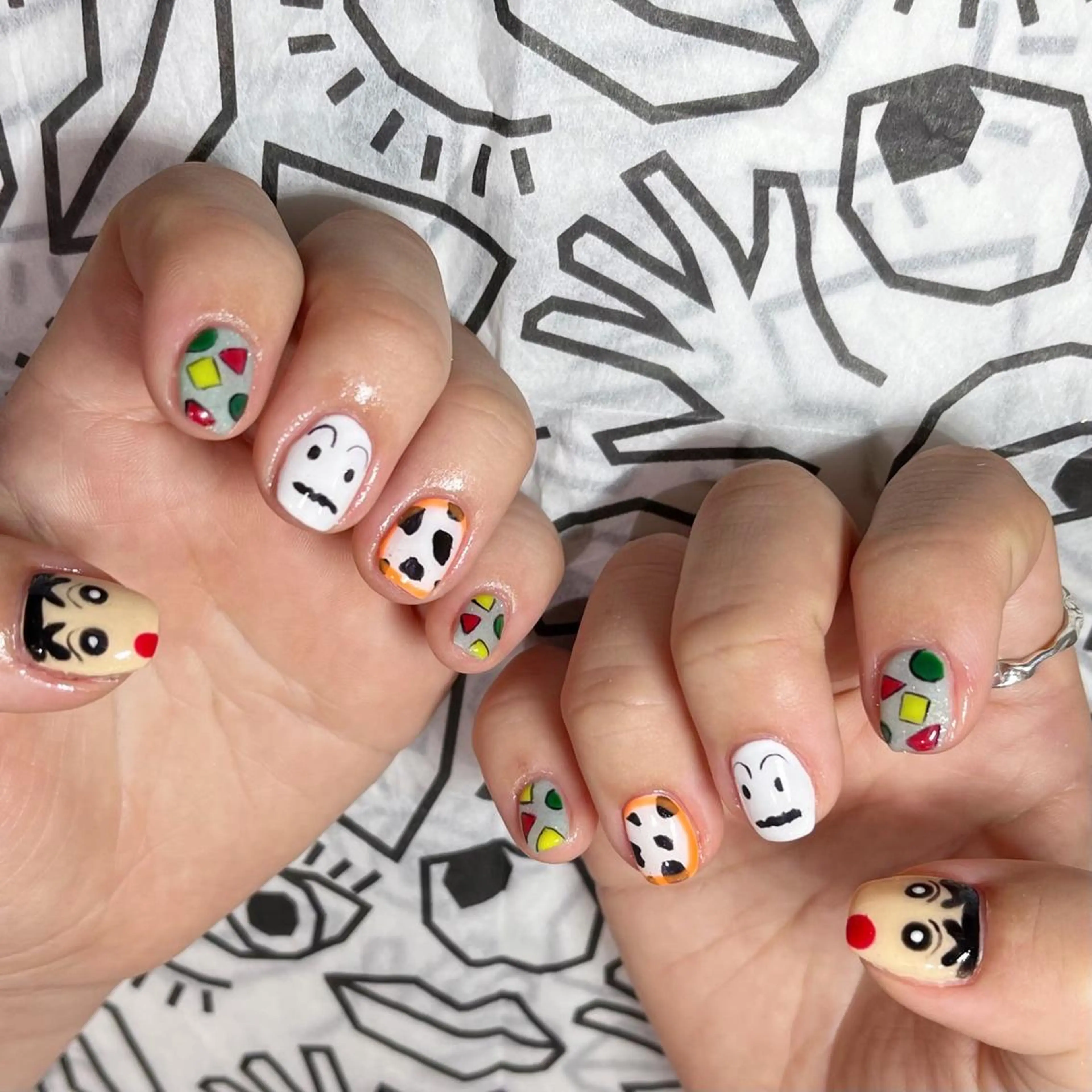 ミディアム カラー パーマ ヘアアレンジ メンズ キッズ ネイル マツエク・マツパ アイブロウ メンズ韓国風 韓国風マツエク 韓国風ヘア オーロラネイル クリアネイル ハンドネイル Salon Kのネイルデザイン