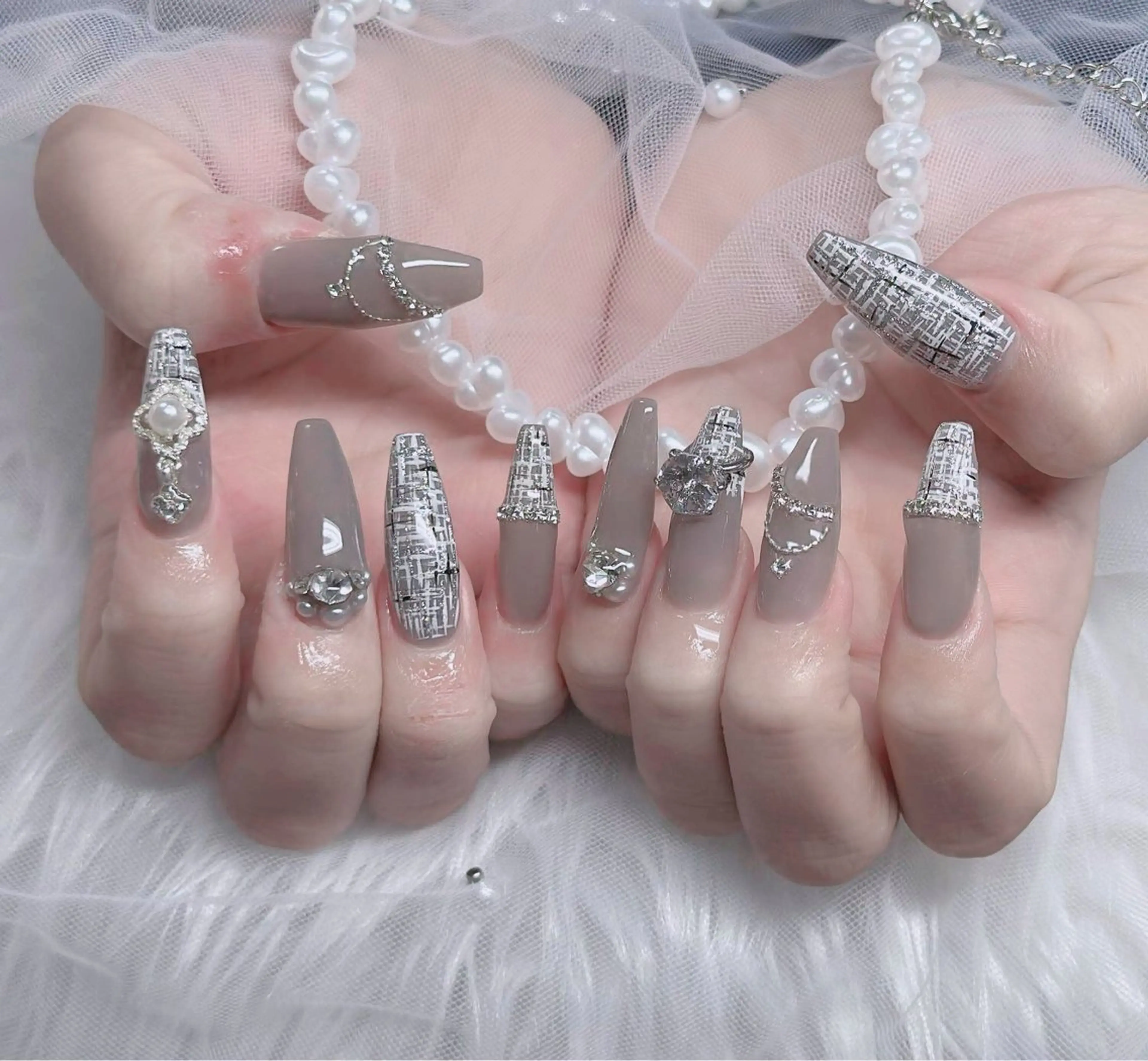 ネイル オーロラネイル フレンチネイル ジェルネイル ハロウィン キラキラネイル ハンドネイル H.baby Nail Salonのネイルデザイン