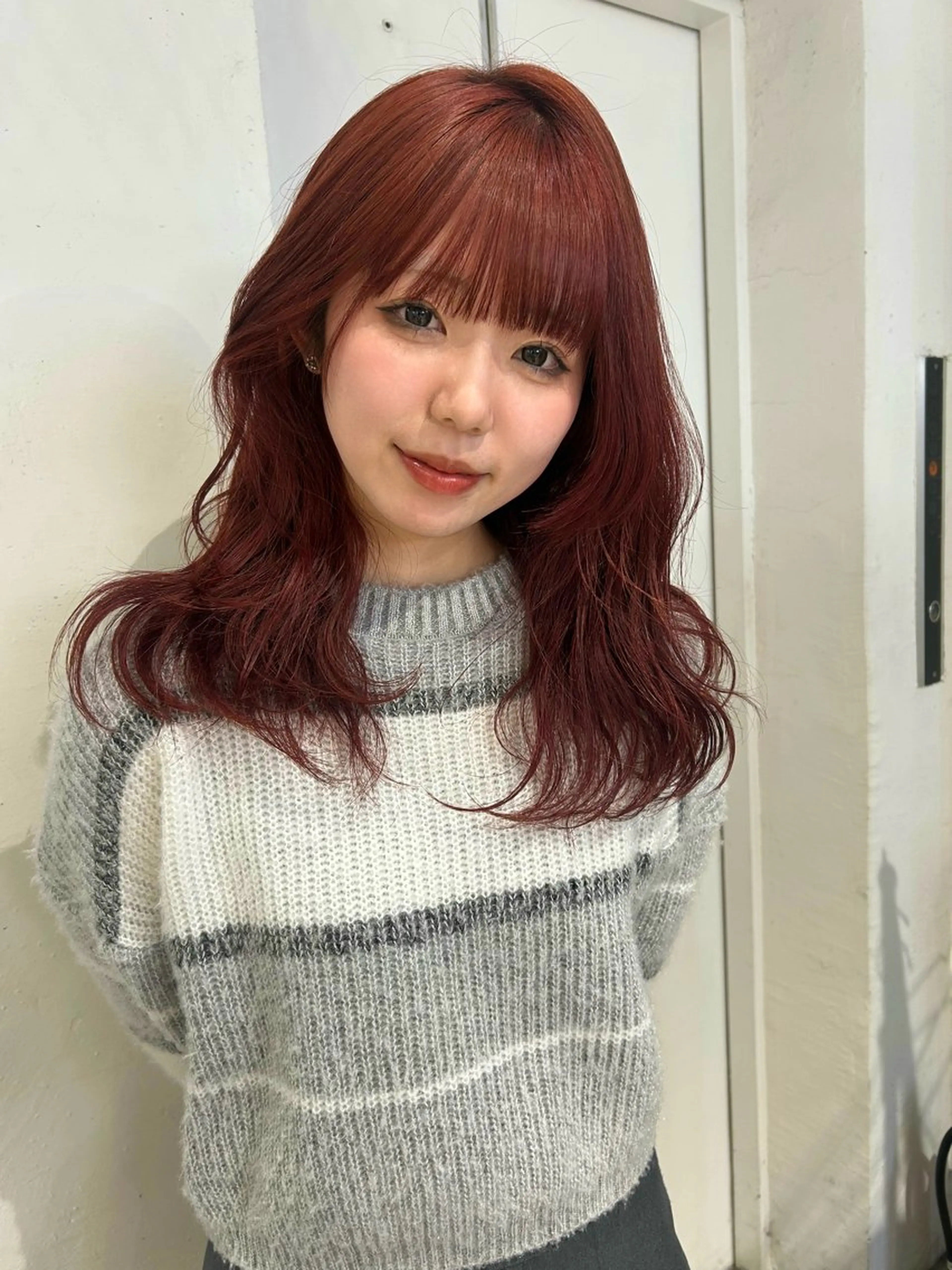 ミディアム カラー ヘアカラー 🌟暖色系ハイトーン 🌟AIのヘアスタイル