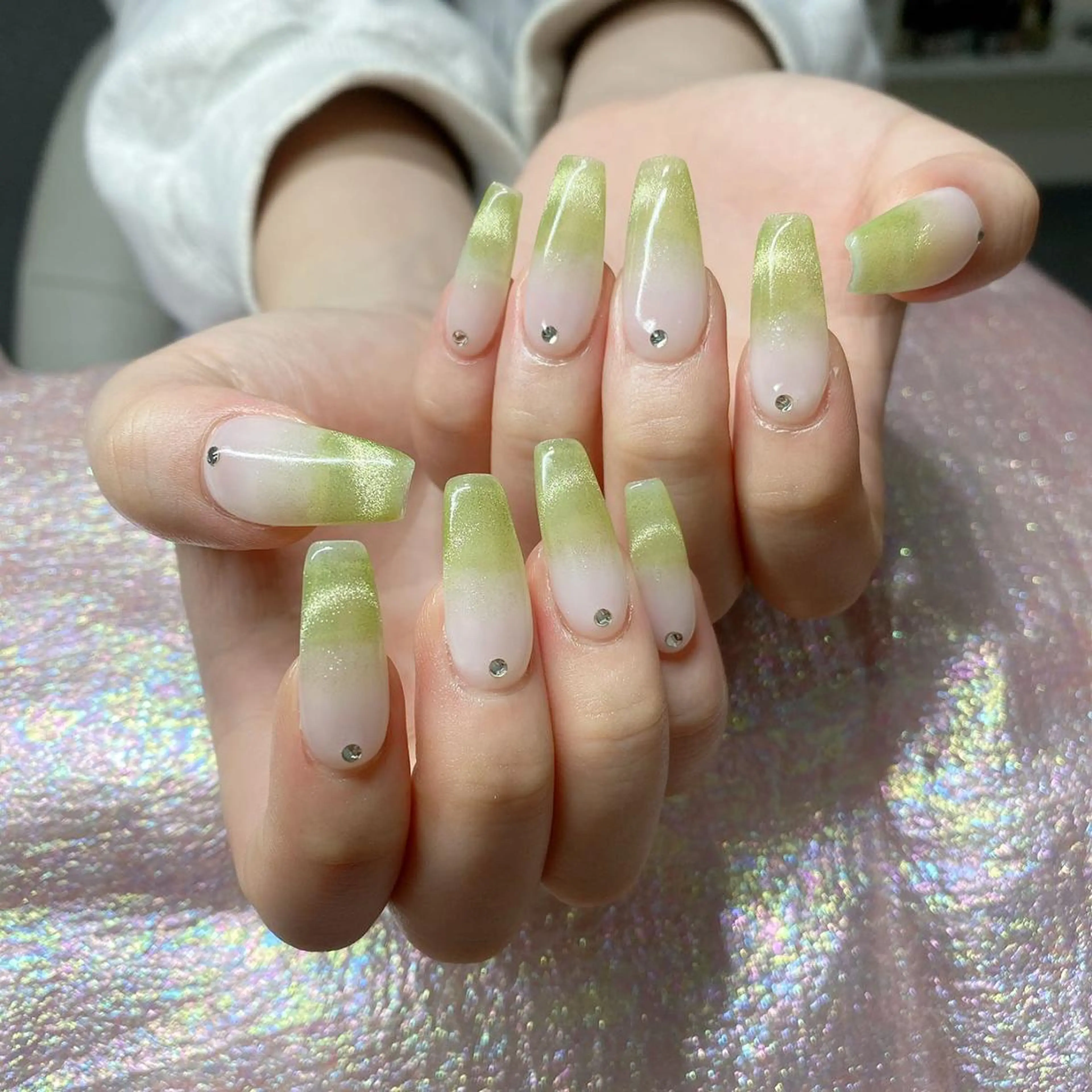 ネイル アートネイル 長さ出し ネイルチップ Queens 新宿本店のネイルデザイン