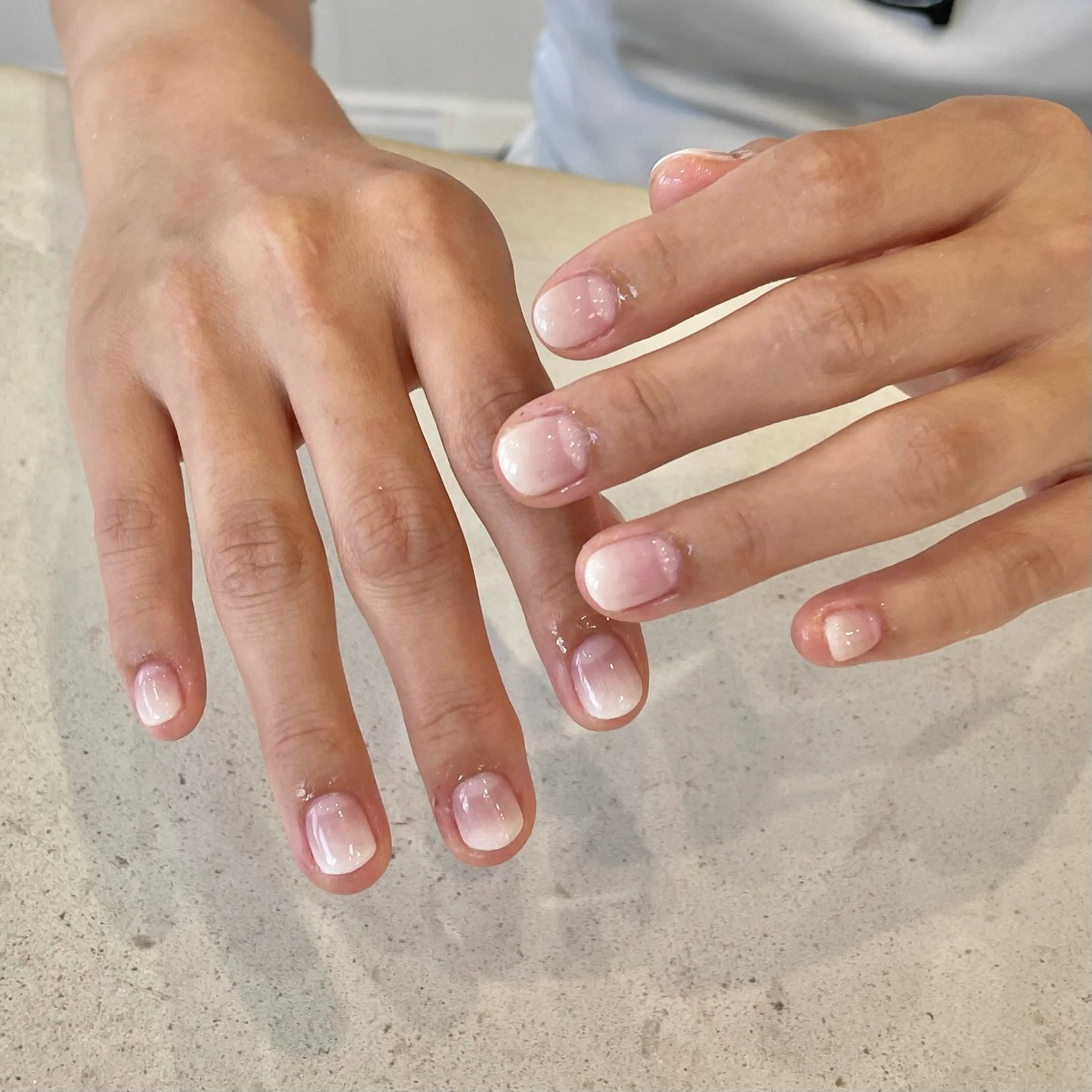 ネイル グラデーション shiro 浜松駅前店所属・shiro 浜松駅前店のネイルデザイン