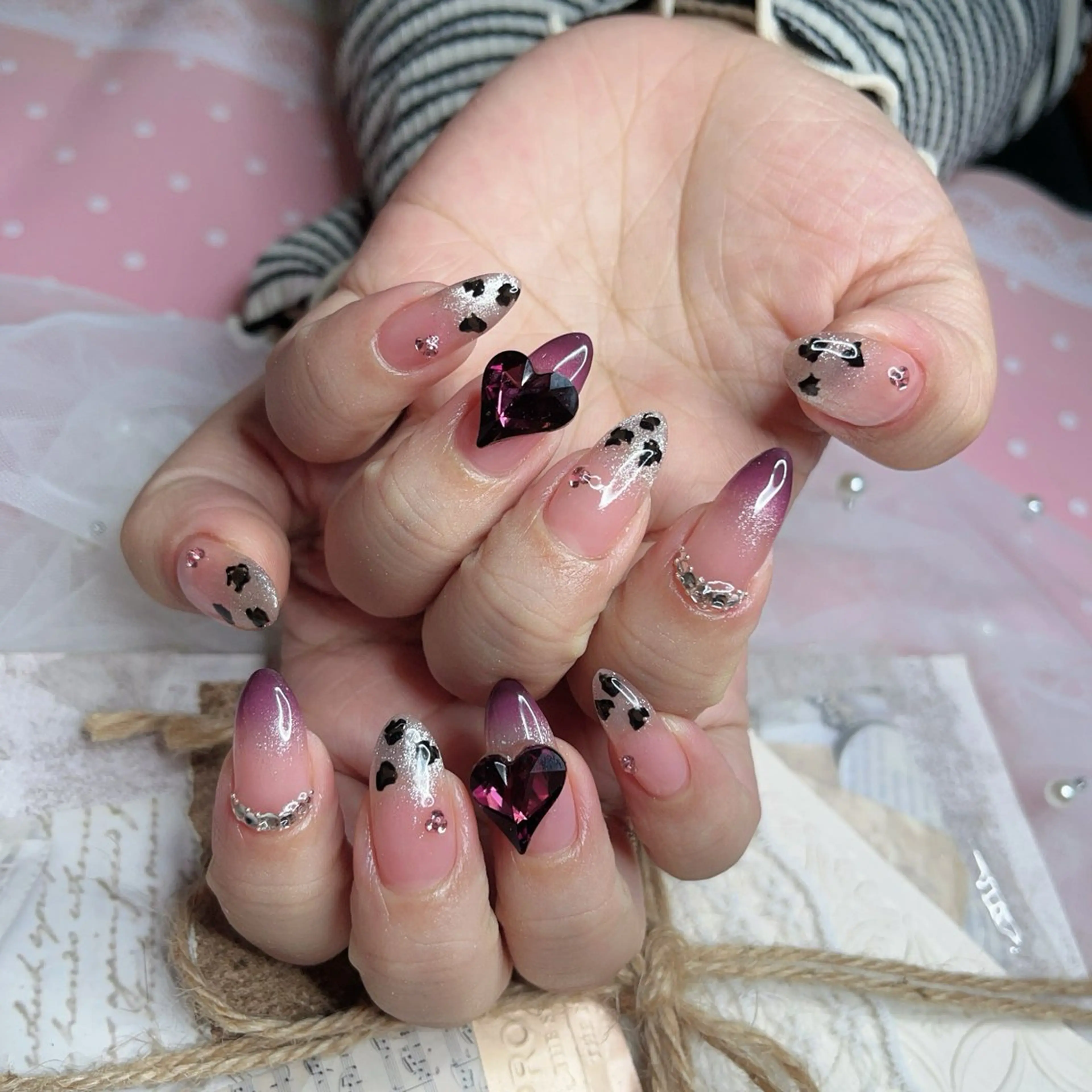ネイル Fairyフェアリーネイルサロン所属・Nail Hibi サロンのネイルデザイン
