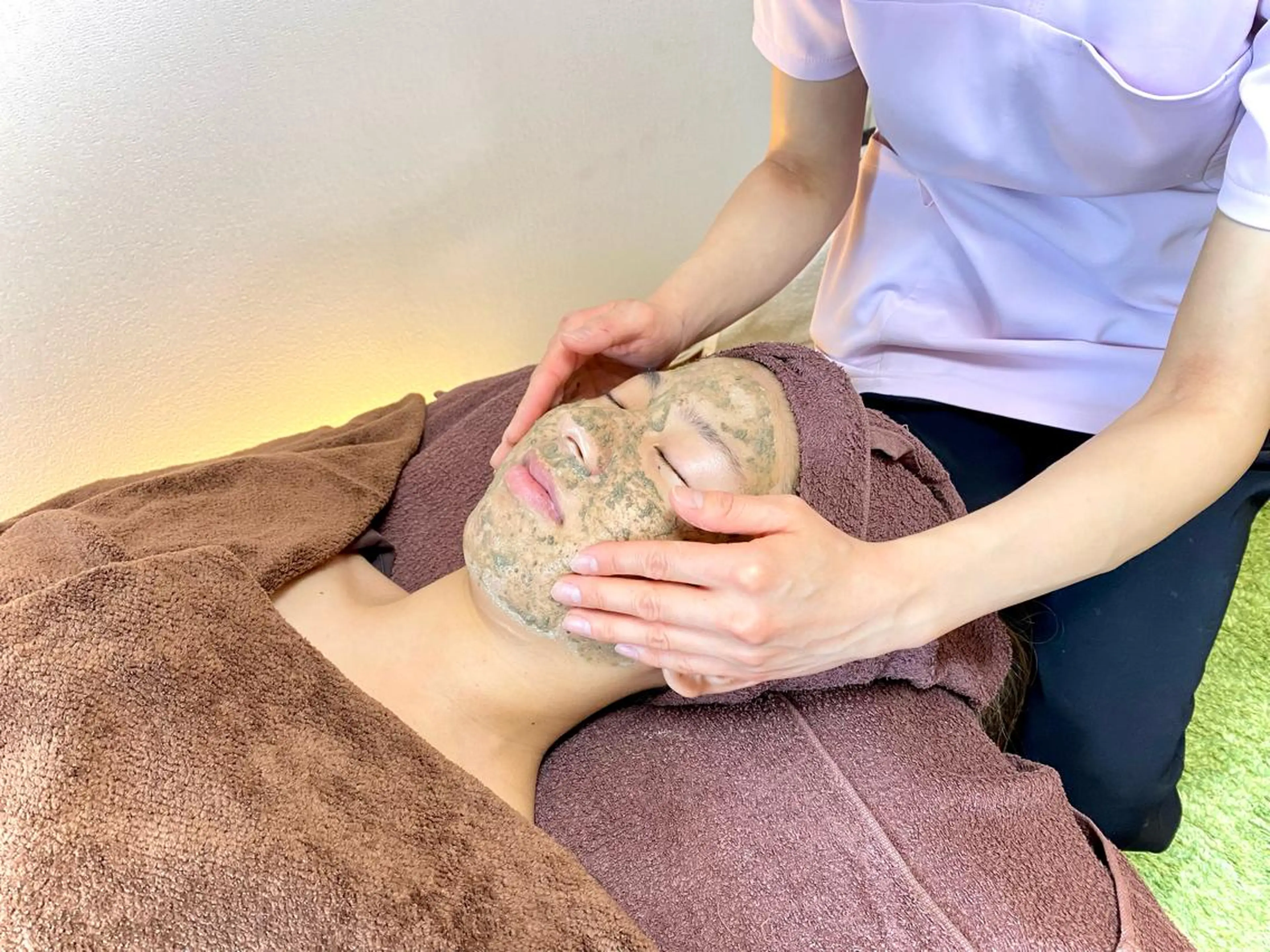 メンズ マツエク・マツパ アイブロウ 即小顔♥️美容鍼× ハーブピーリングのその他イメージ