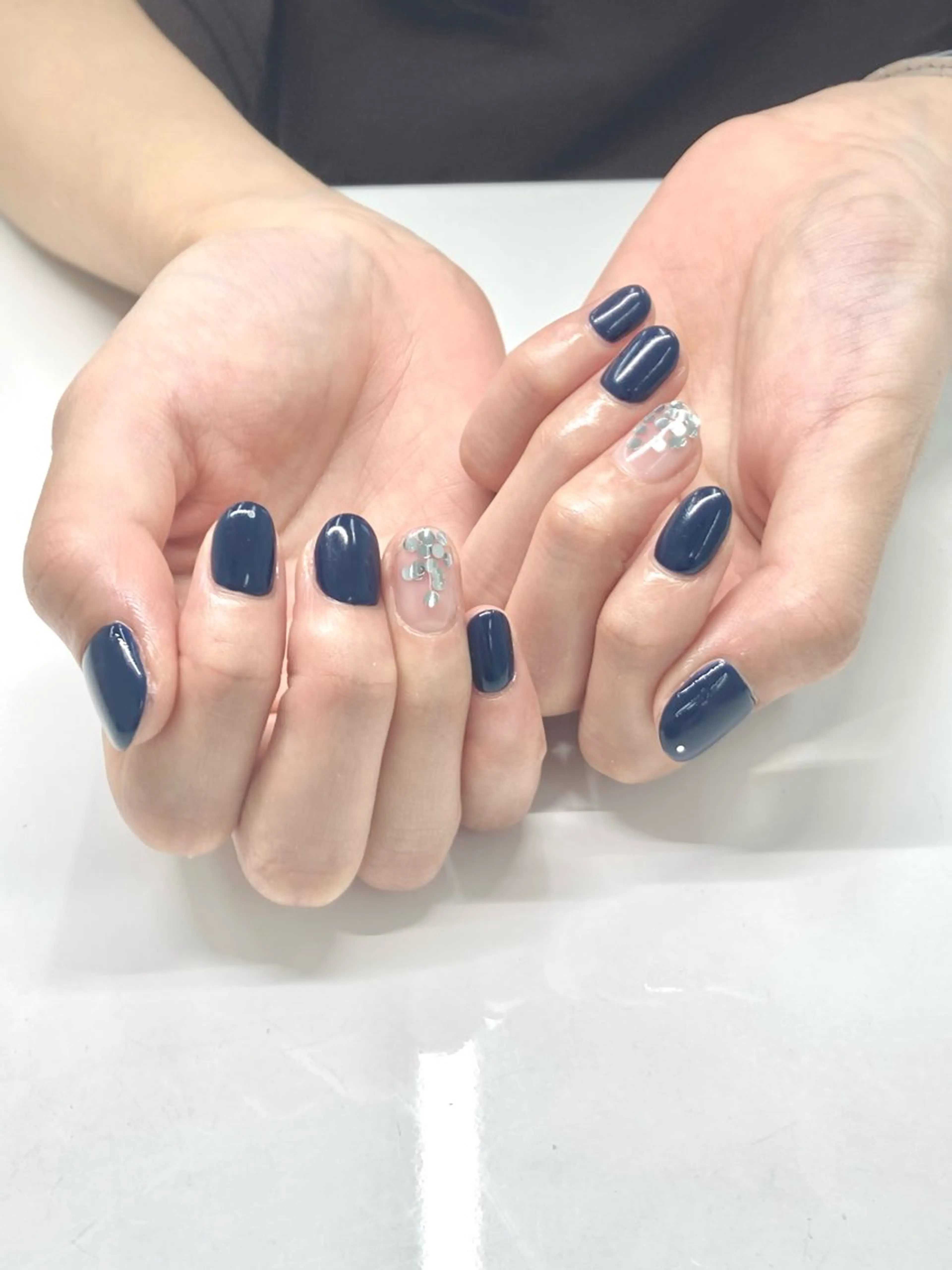 ネイル アートネイル ネイビー シルバー シンプルネイル 佐々木 優花のネイルデザイン