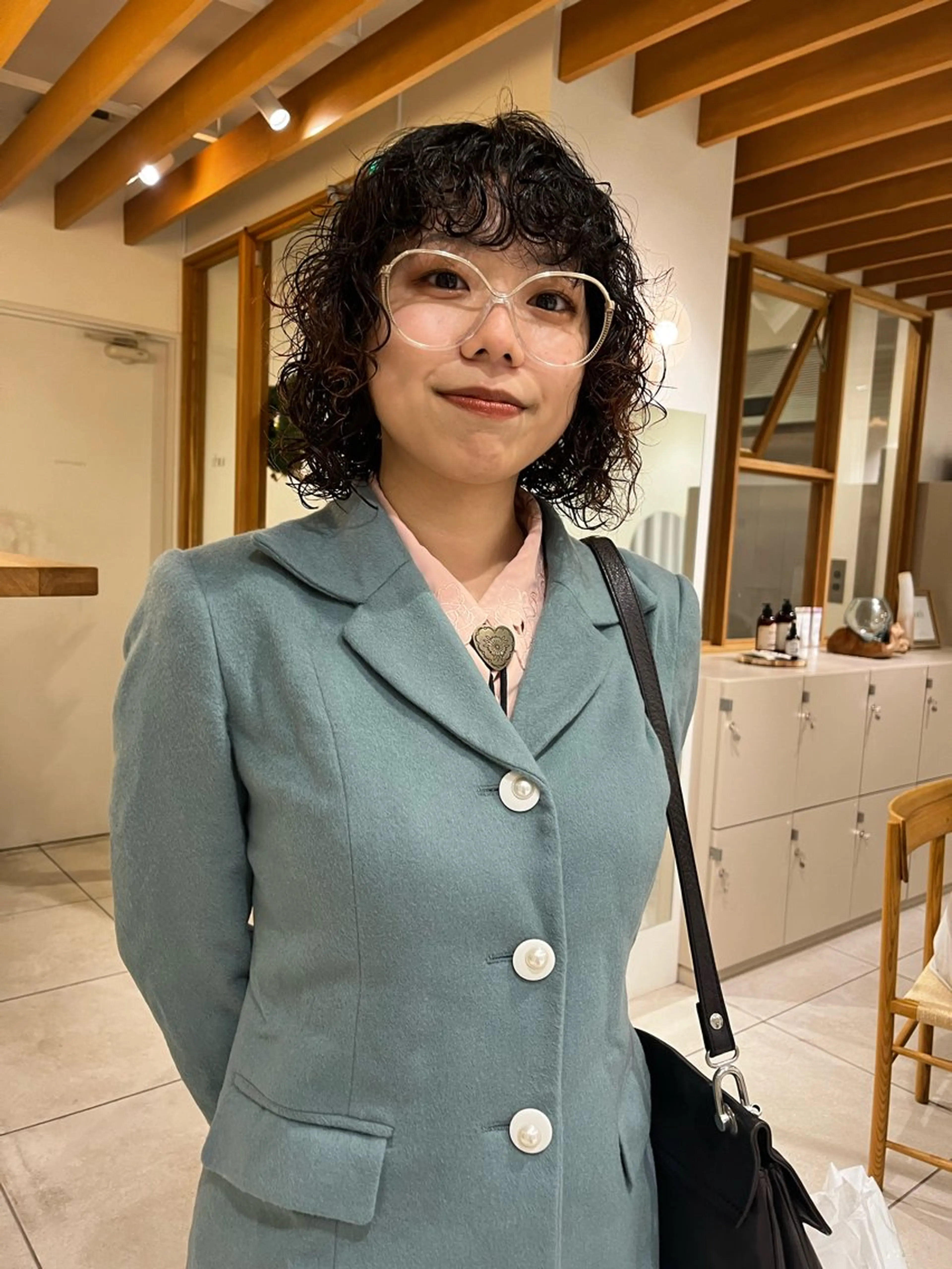 ミディアム カラー パーマ ミディアムパーマ アイブロウリフト/ 髪質改善カラー/みわの眉毛・アイブロウイメージ