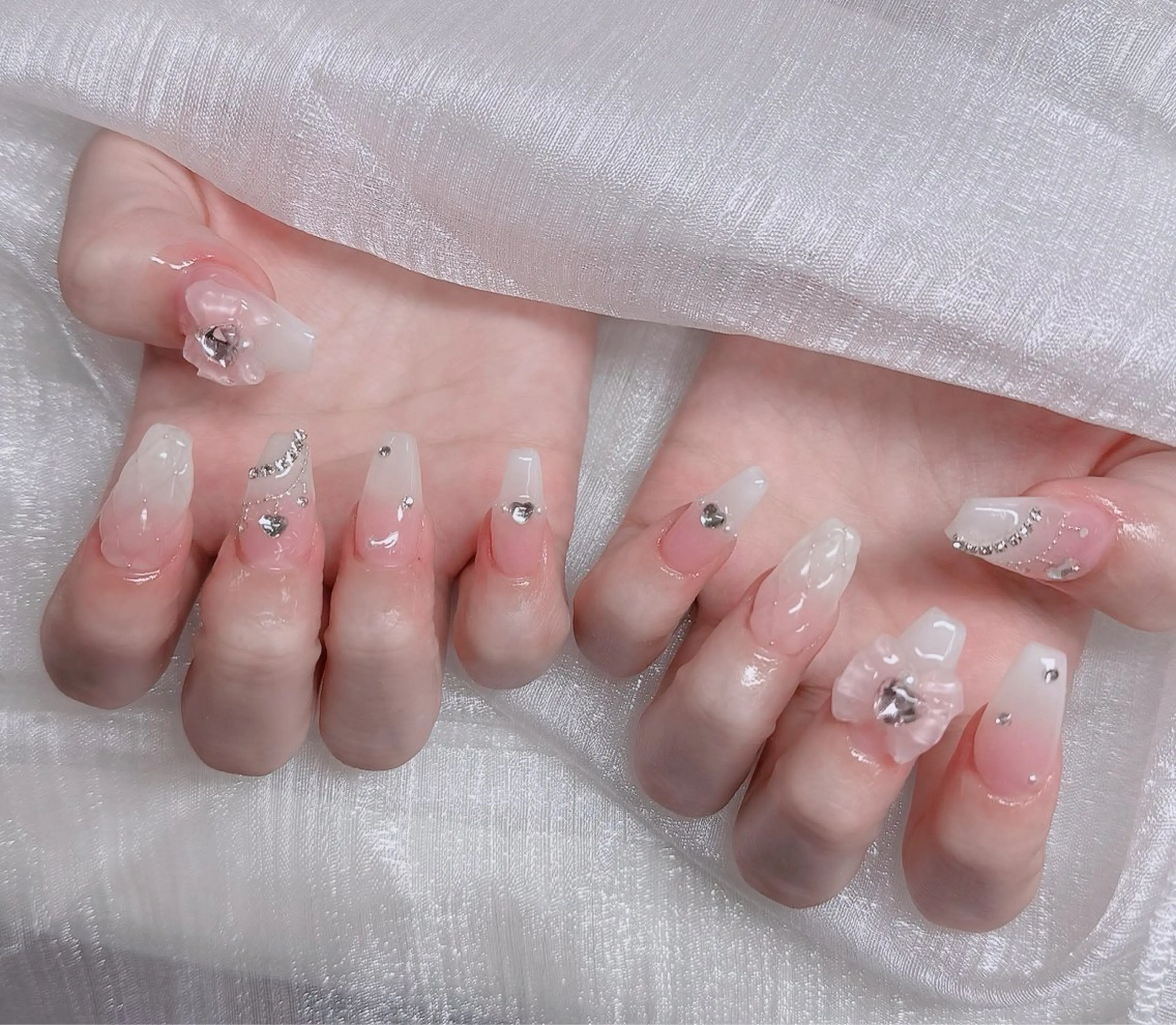 ネイル フレンチネイル ジェルネイル ガラスフレンチ ハロウィン ハート ハンドネイル H.baby Nail Salonのネイルデザイン