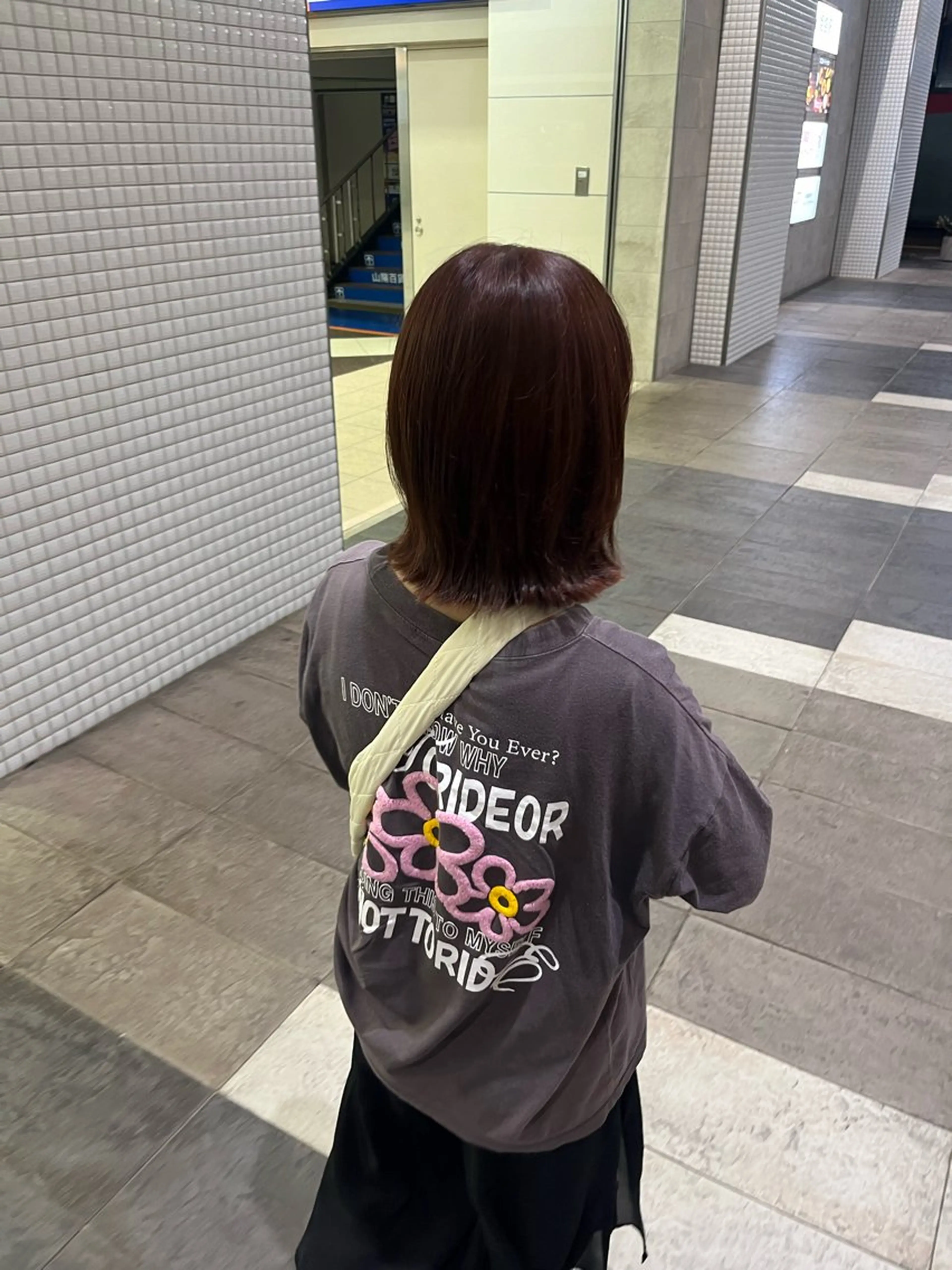 ミディアム 藤原 智恵のヘアスタイル