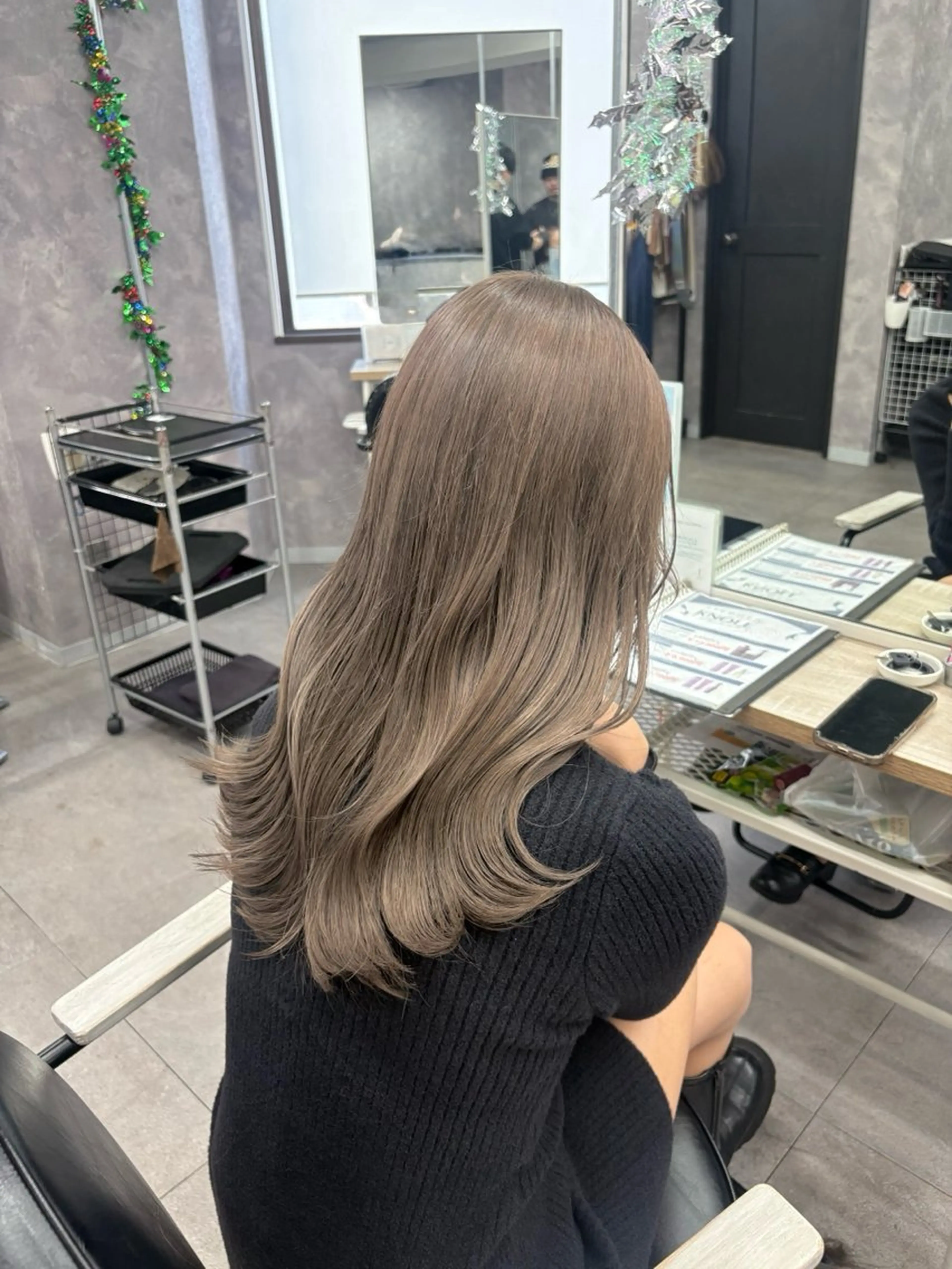 セミロング カラー ヘアカラー トリートメント ヘアセット 柔らかカラー/ レイヤーYUTO🧋のヘアスタイル