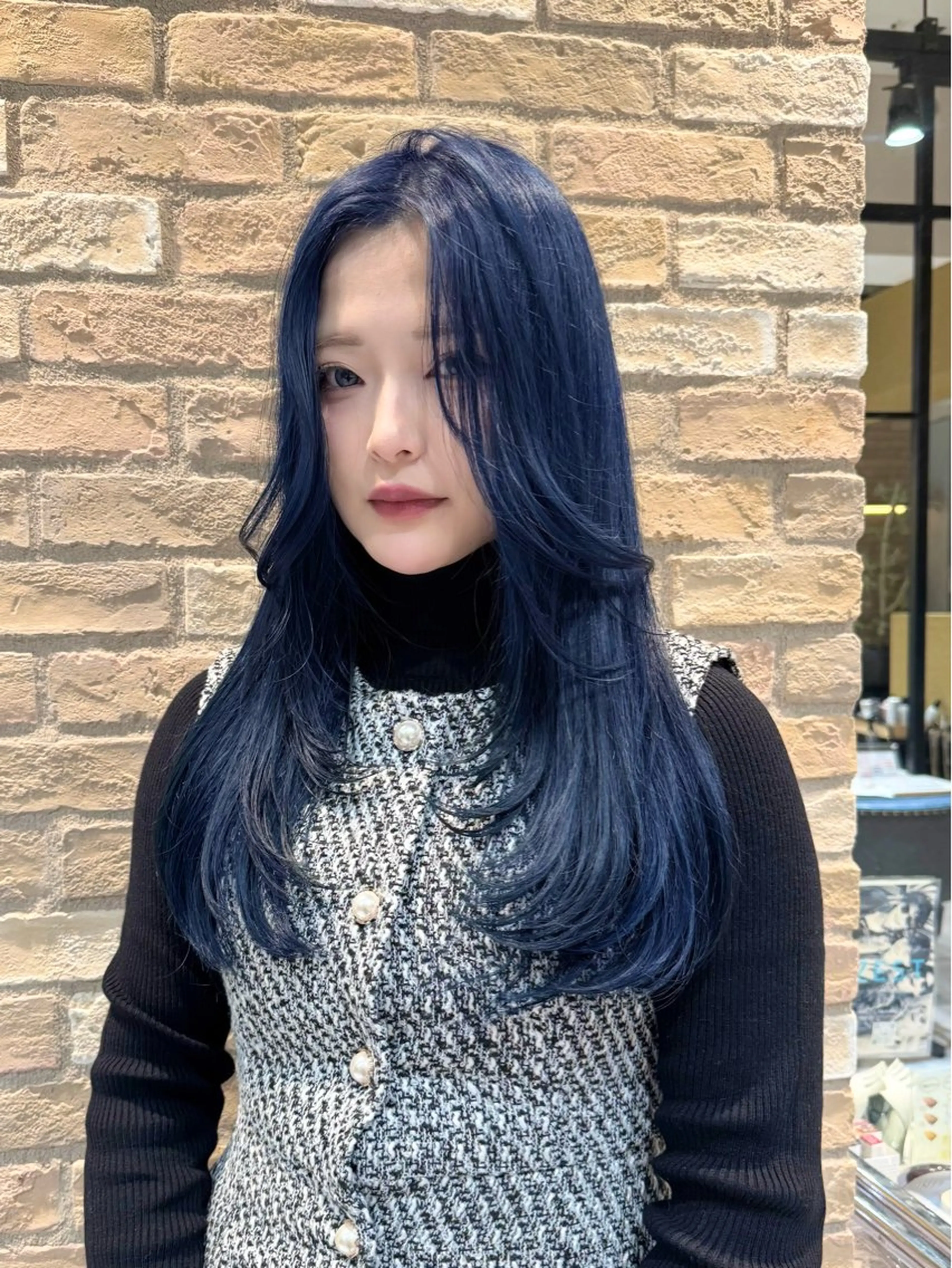 ロング カラー 黒髪 ブルーカラー ブルーブラック レイヤーカット カット ヘアカラー トリートメント Loom by Sea 新宿所属・🦋Kaede/艶/ レイヤー/ミディアムのヘアスタイル