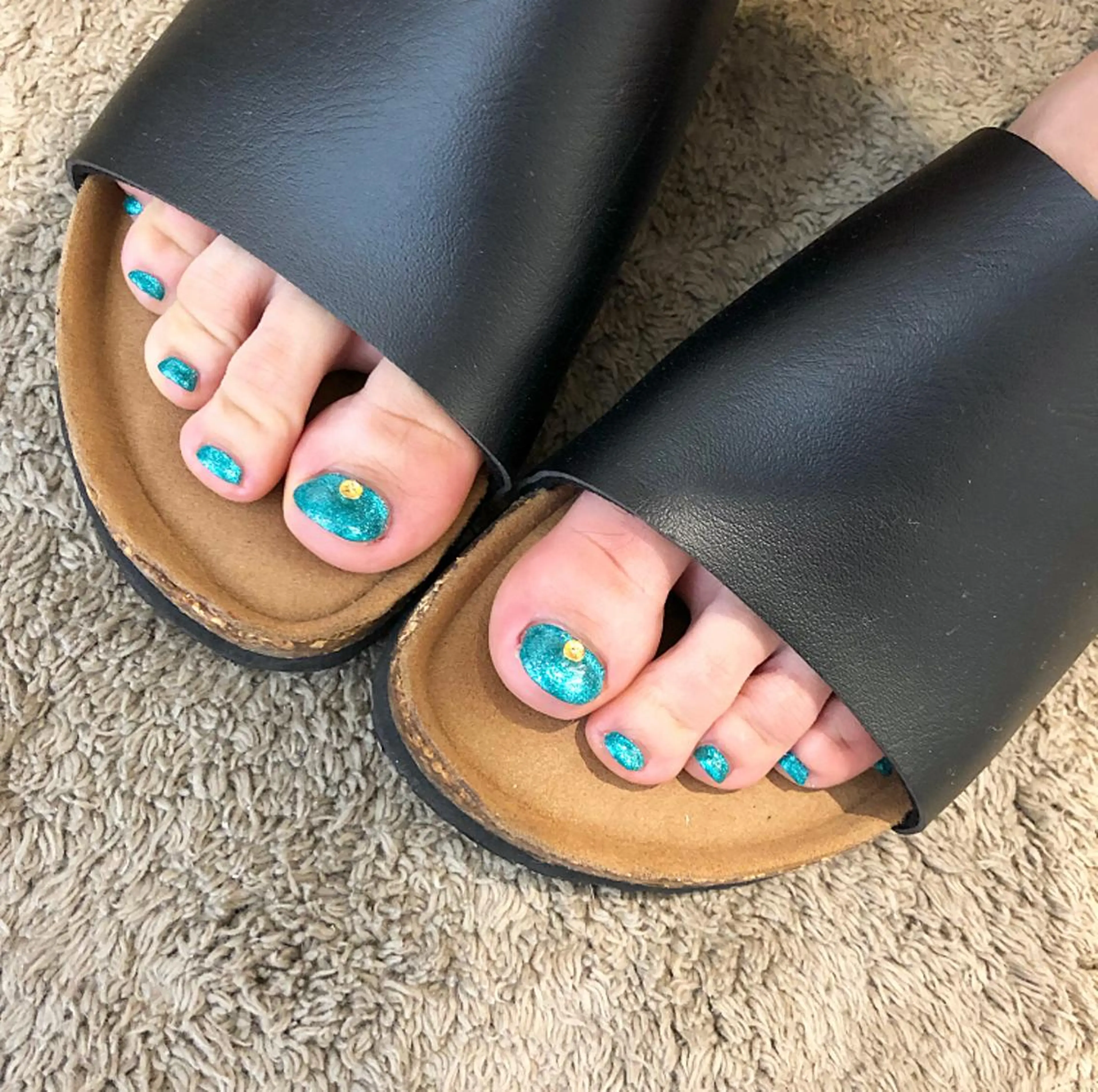 ネイル ゴールド ラメ(グリッター) ワンカラーネイル rina eye&nailのマツエク・マツパデザイン