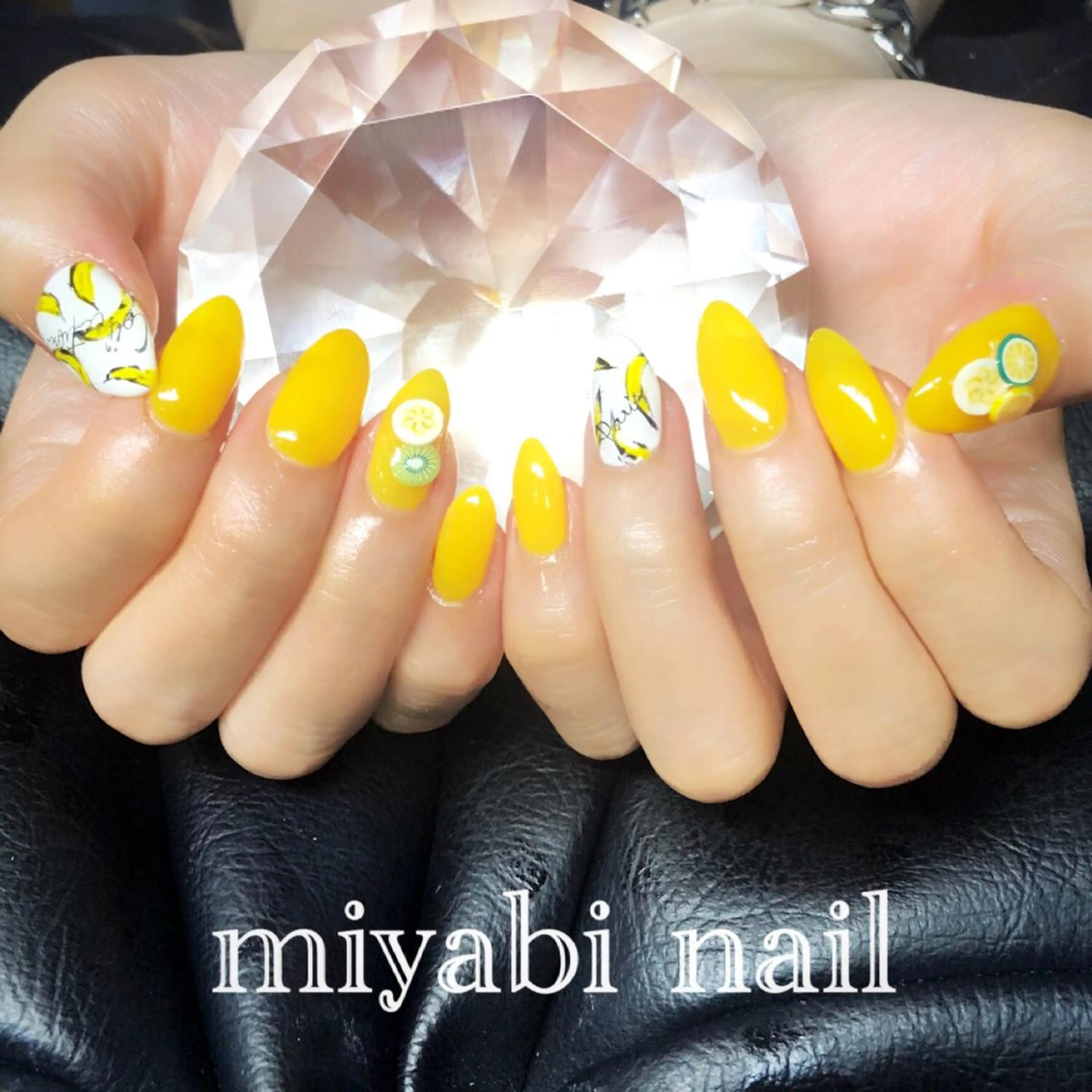ネイル アートネイル ジェルネイル 黄色 ハンドネイル miyabi nail 桂川駅近くのネイルデザイン