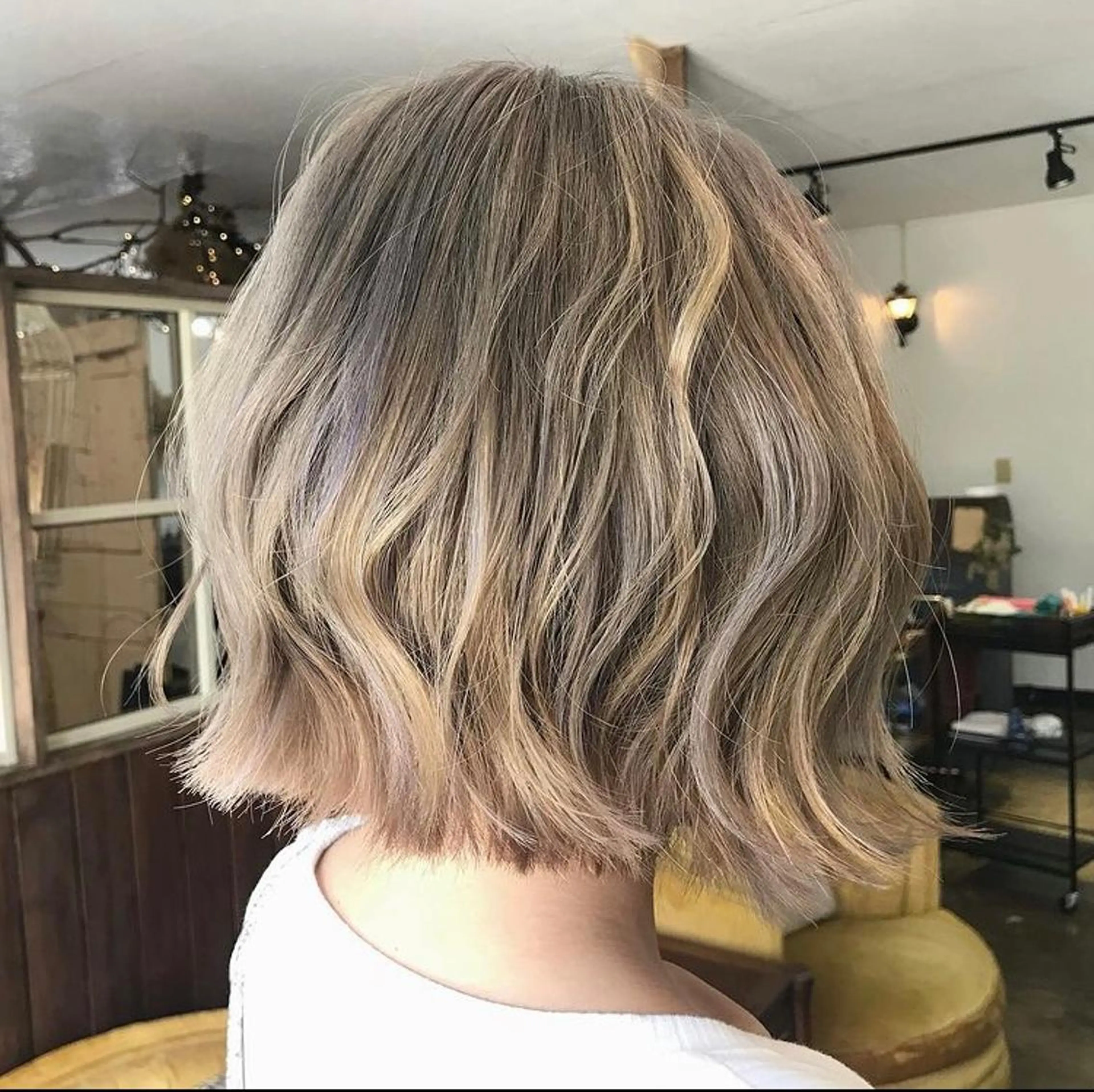 ミディアム カラー ブリーチ chambre シャンブルのヘアスタイル