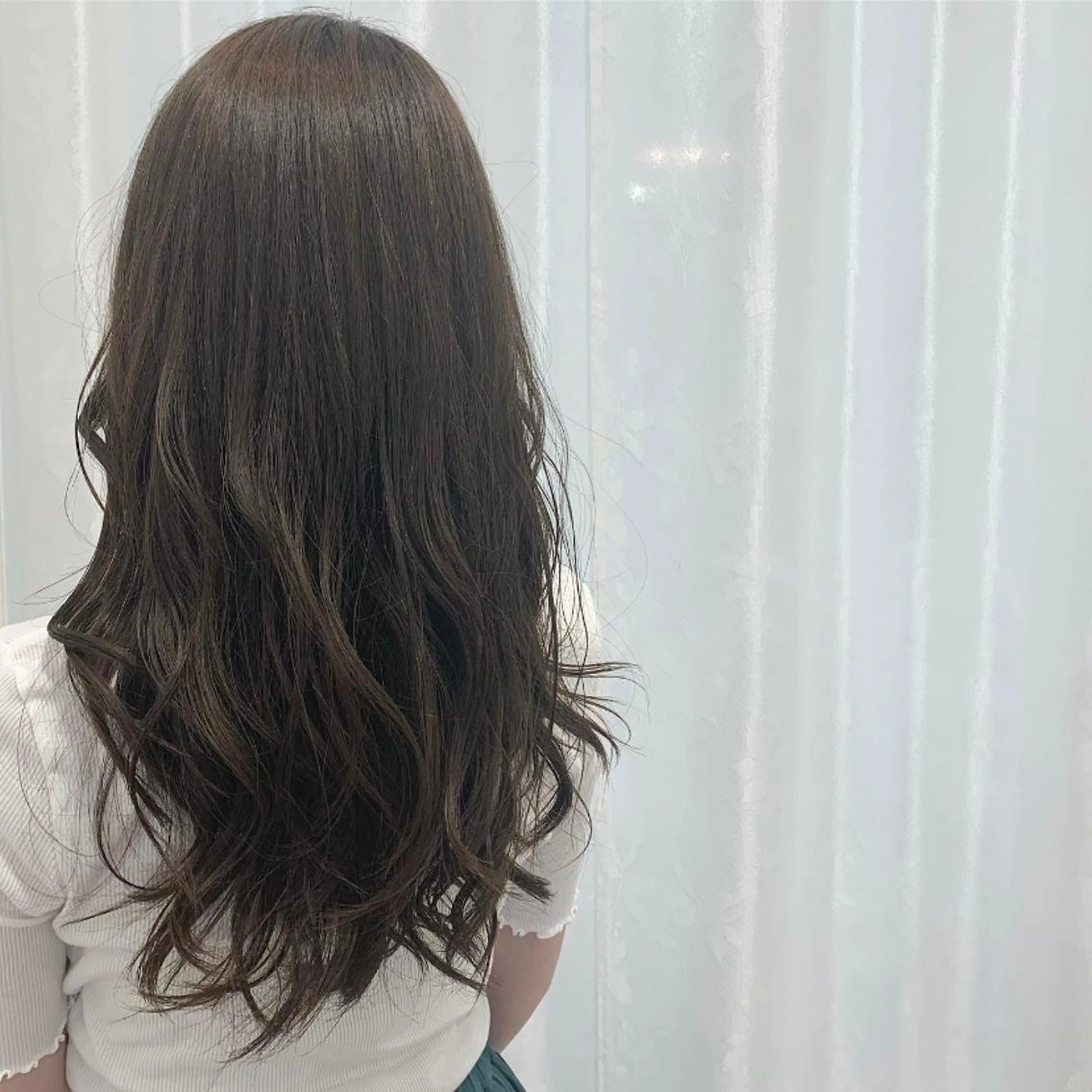 ロング カラー 透明感カラー 池本 梨奈のヘアスタイル