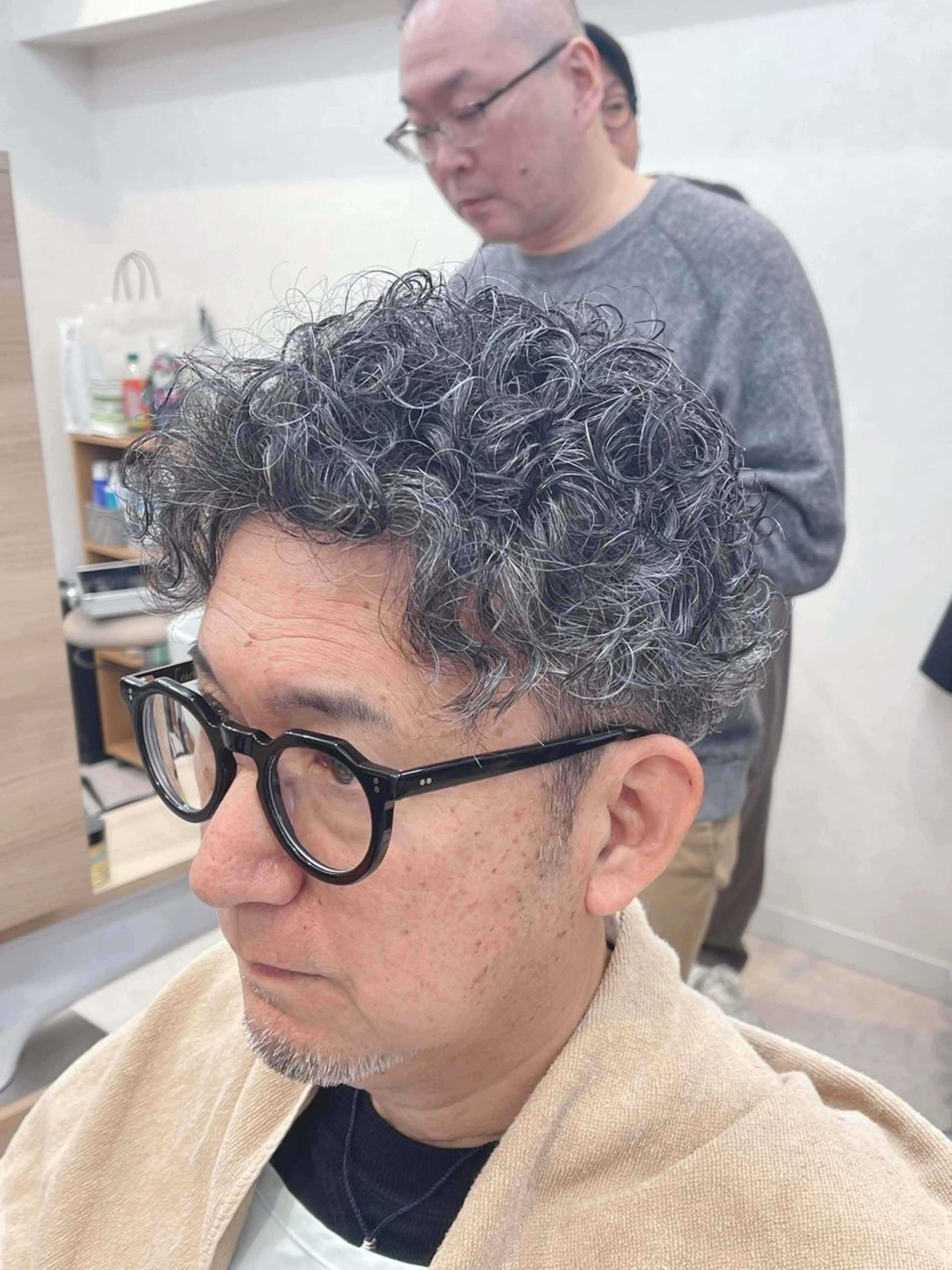 ミディアム ミディアムパーマ 茂木 太郎のヘアスタイル