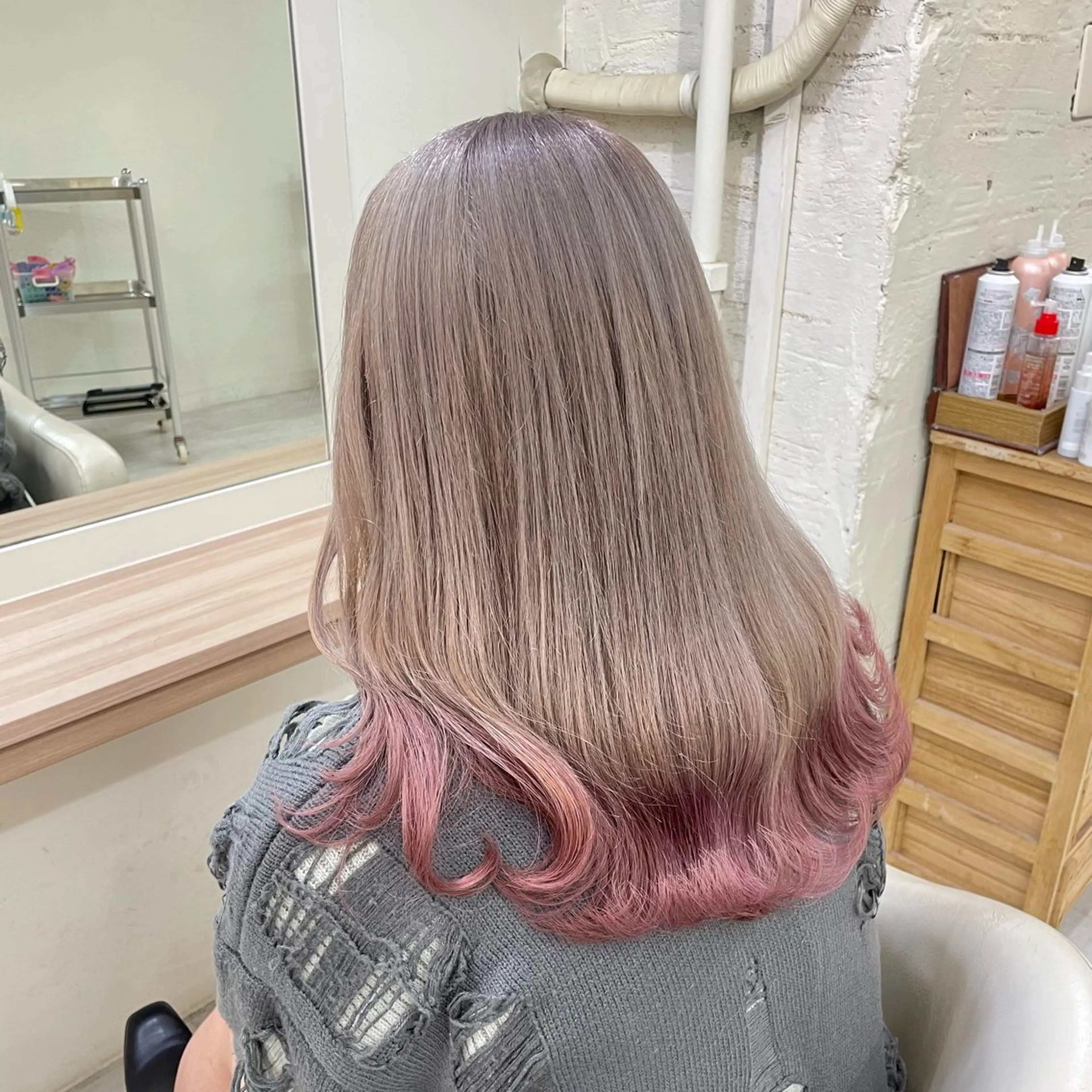 ✨｟ご新規様限定クーポン｠✨《ケアブリーチ》デザインカラー✨＋似合わせカット✂️＋うる艶トリートメント🫧の写真