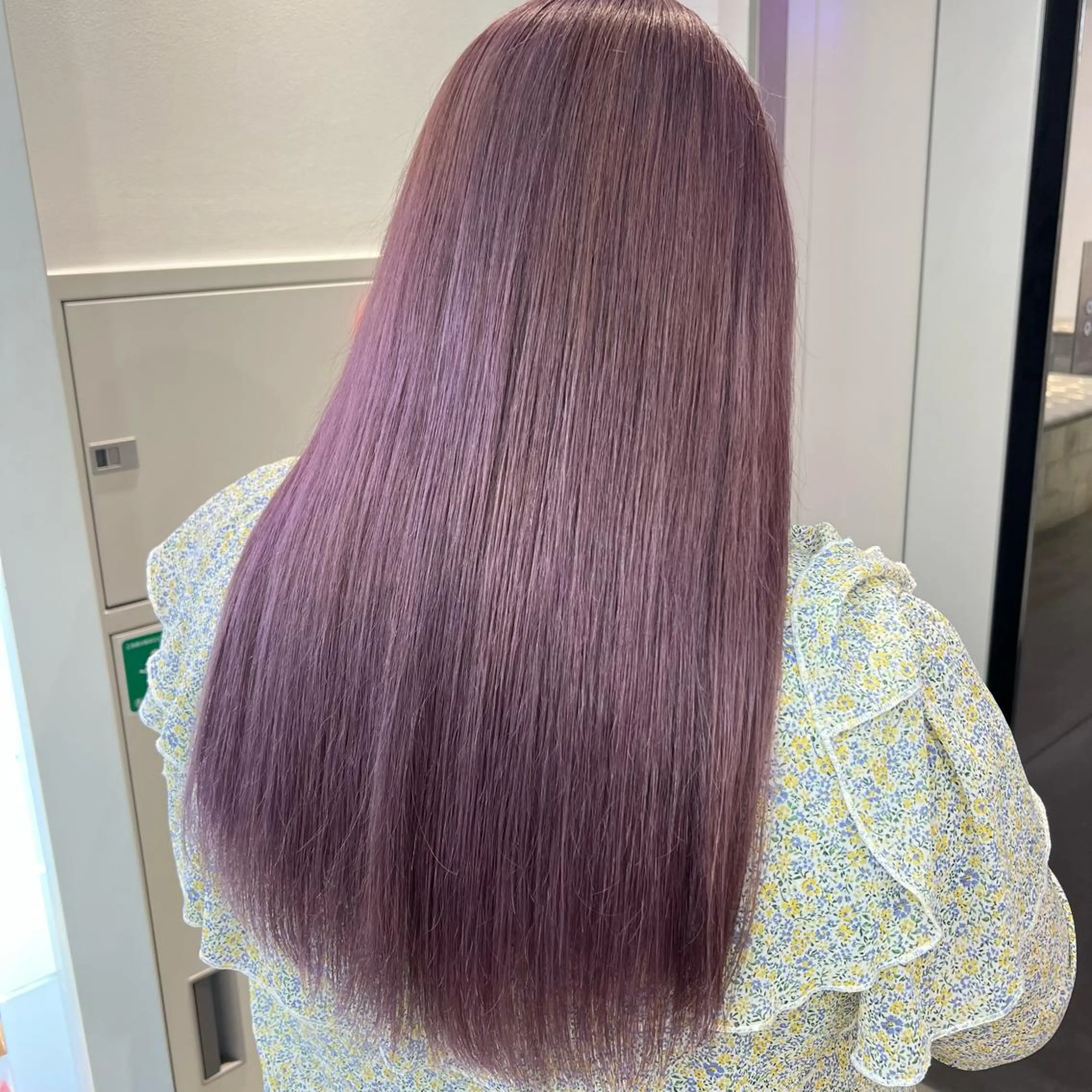 ロング カラー ブリーチ 髪質改善 トリートメント ヘアカラー トリートメント 🌼動き×透明感🩵 ハイトーン/ナナのヘアスタイル