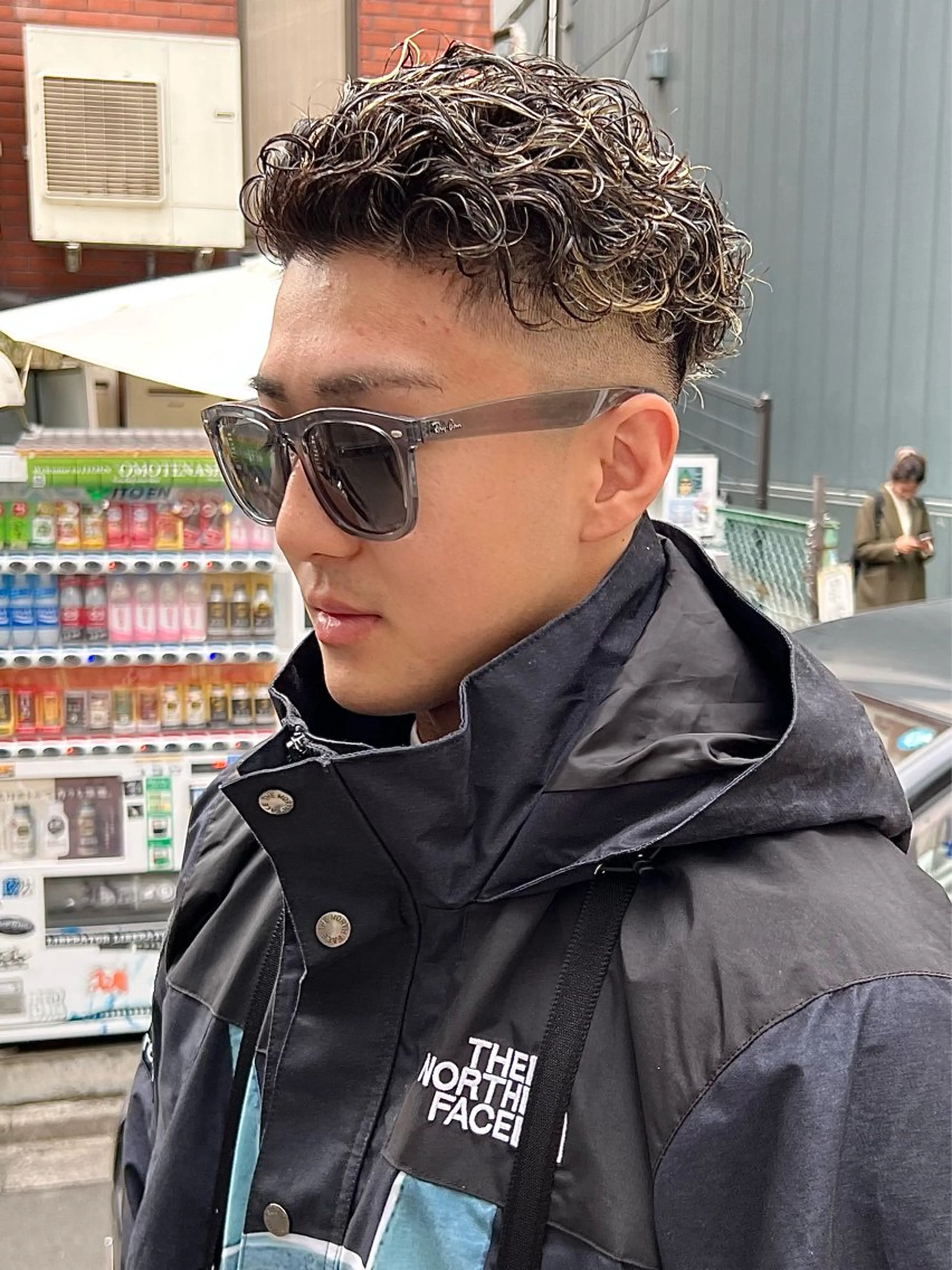 ショート カラー パーマ 豊崎 佑輔のヘアスタイル