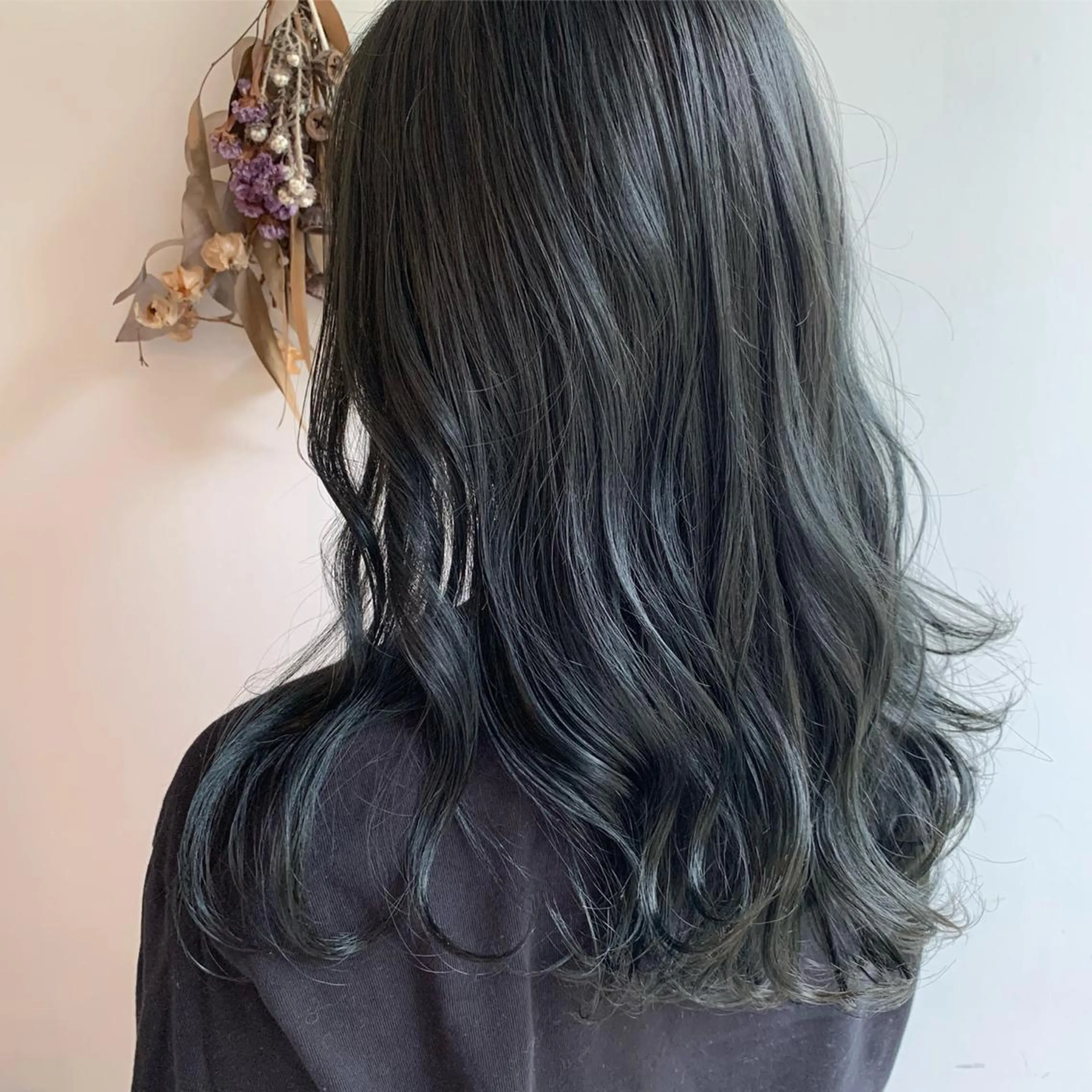 セミロング カラー 透明感カラー グレージュ カーキグレージュ Nico所属・Nico🌛 Karenのネイルデザイン