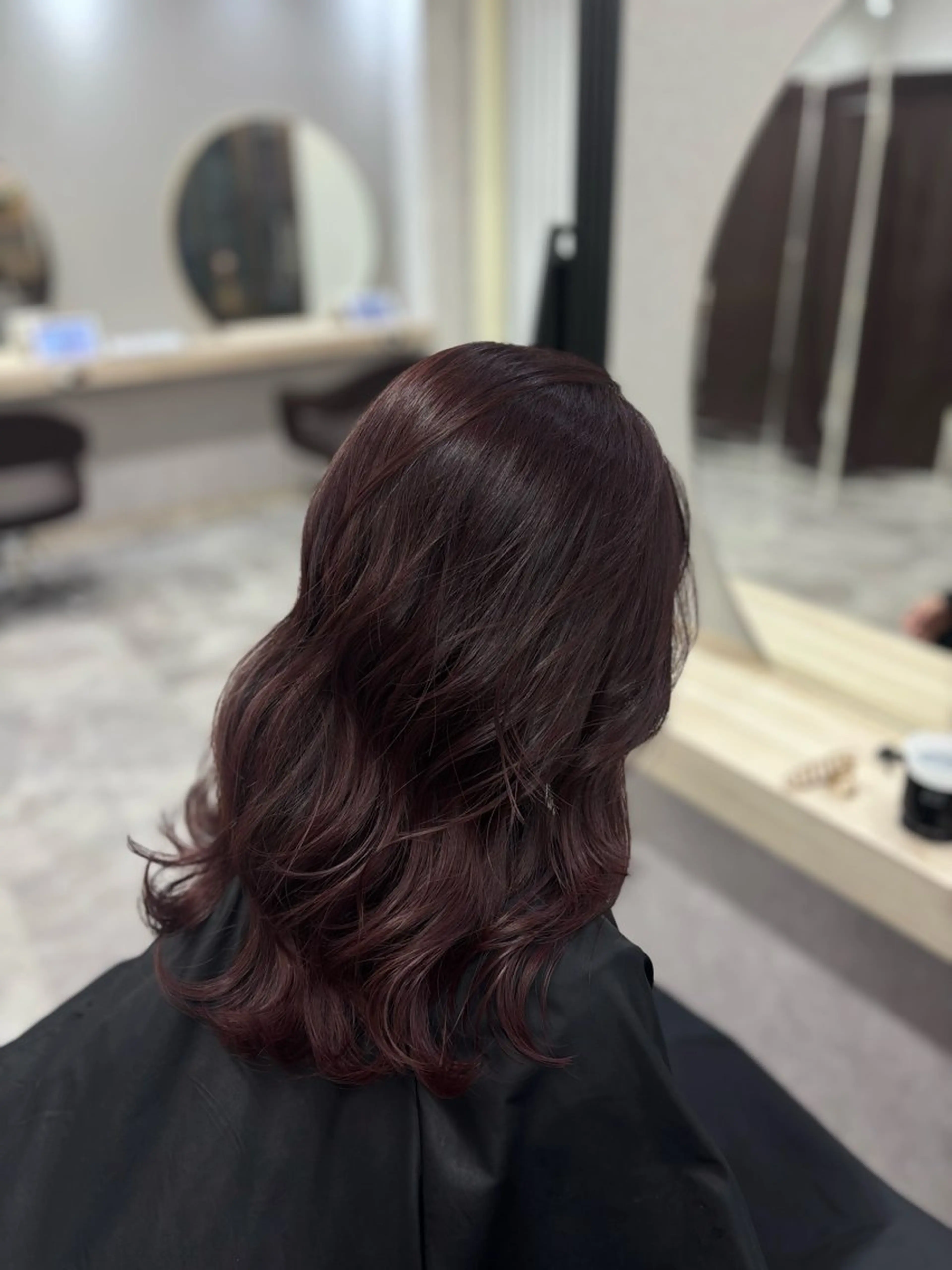 セミロング ヘアカラー KEEN.渋沢/ 横溝小夏のヘアスタイル