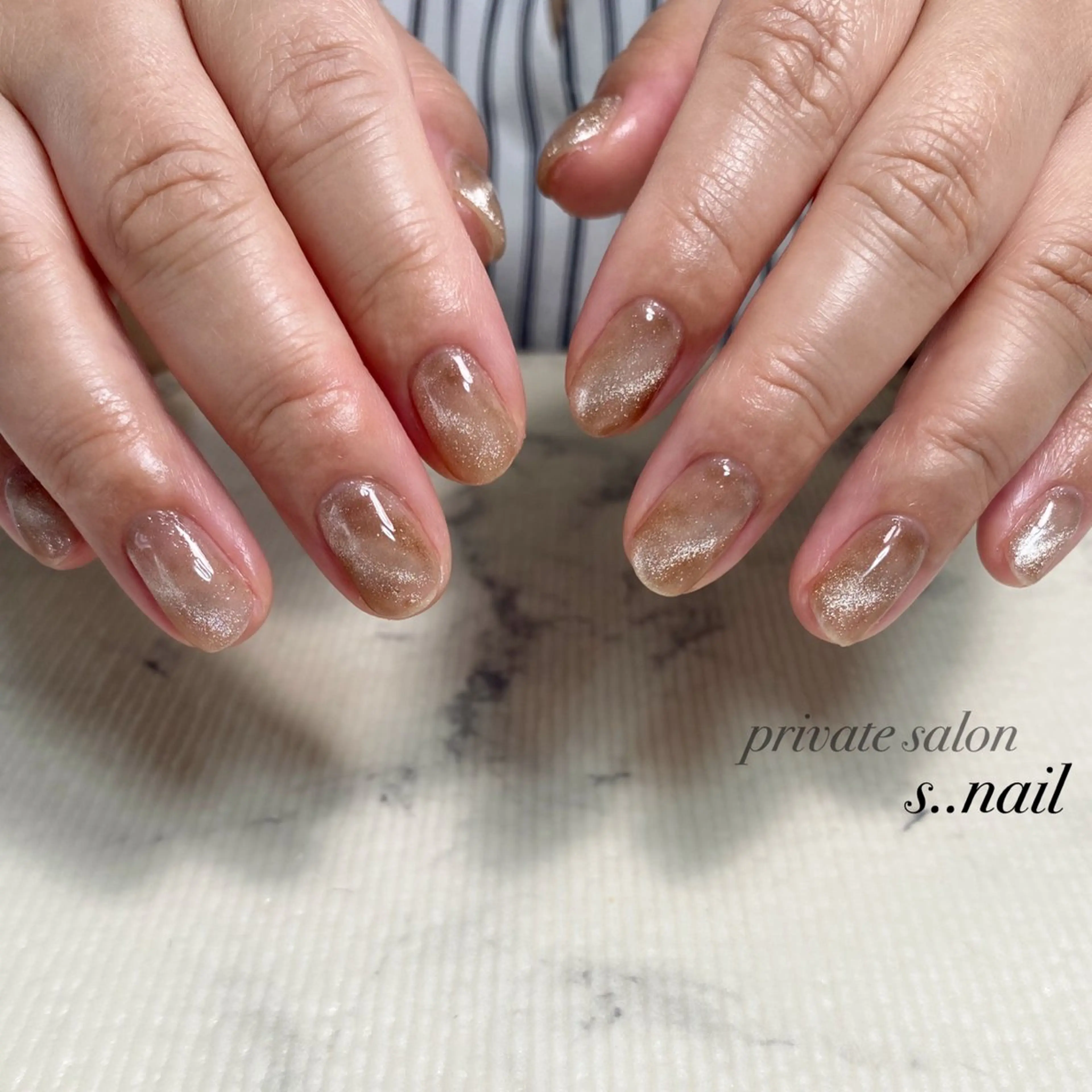 ネイル ブラウン マグネットネイル ハンドネイル フットネイル s..nail / MORITAのネイルデザイン